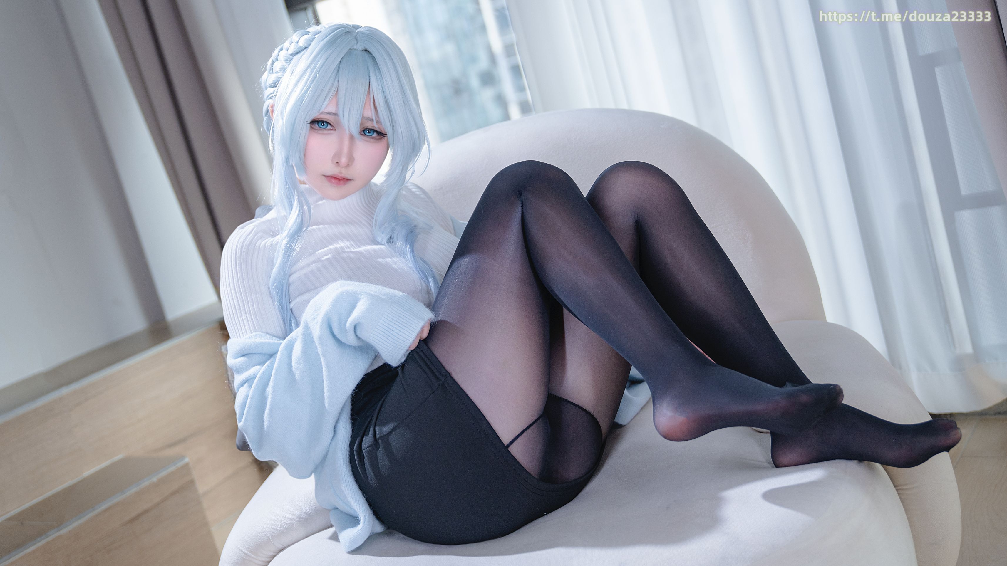 Ying Li Li, Snow Woman, 32P