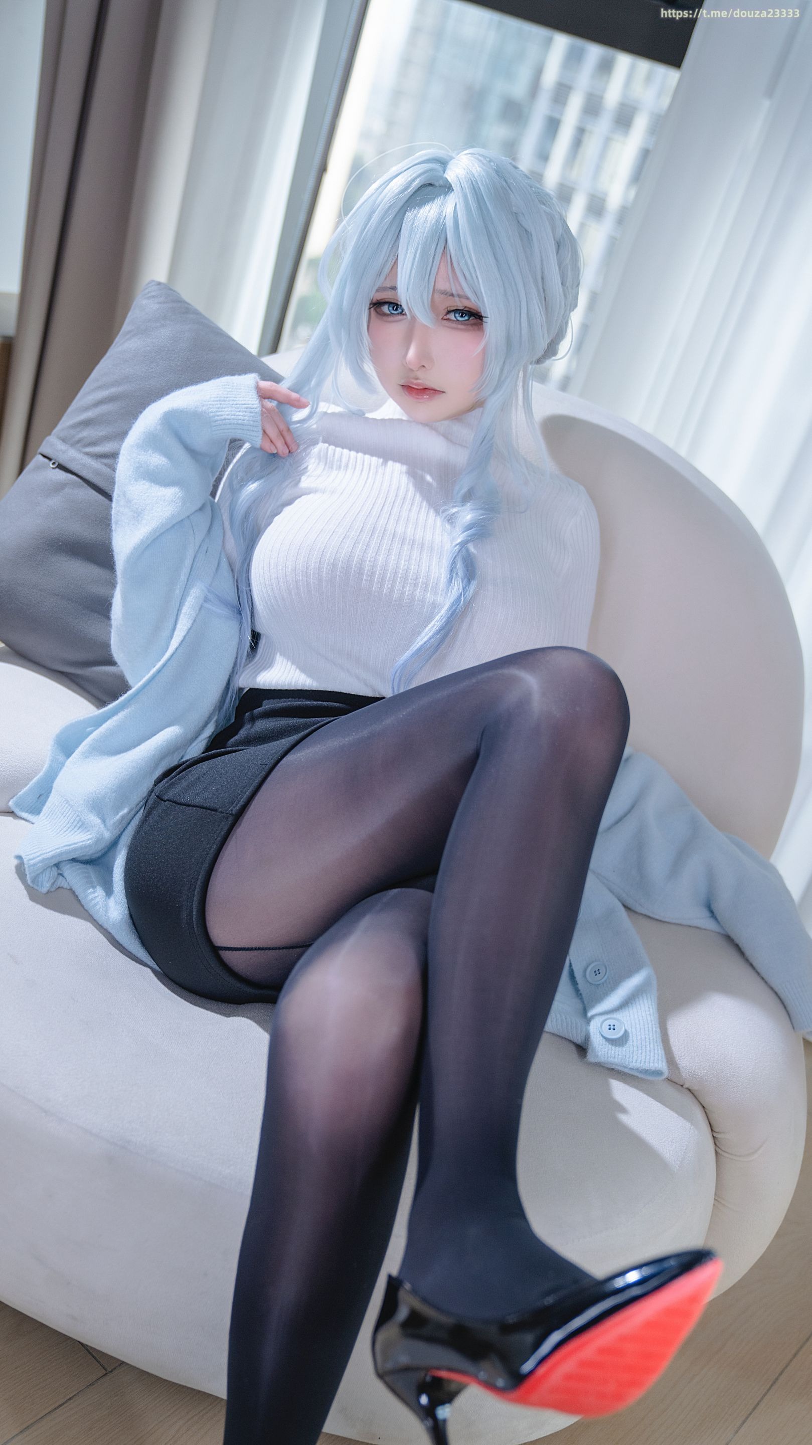 Ying Li Li, Snow Woman, 32P