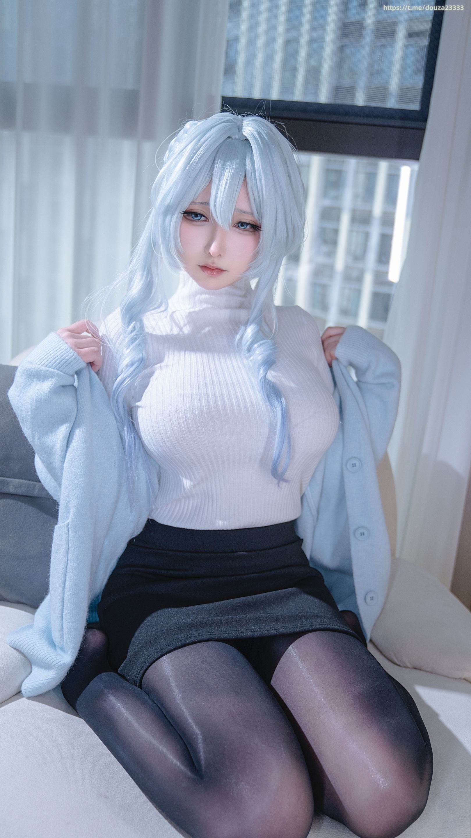 Ying Li Li, Snow Woman, 32P