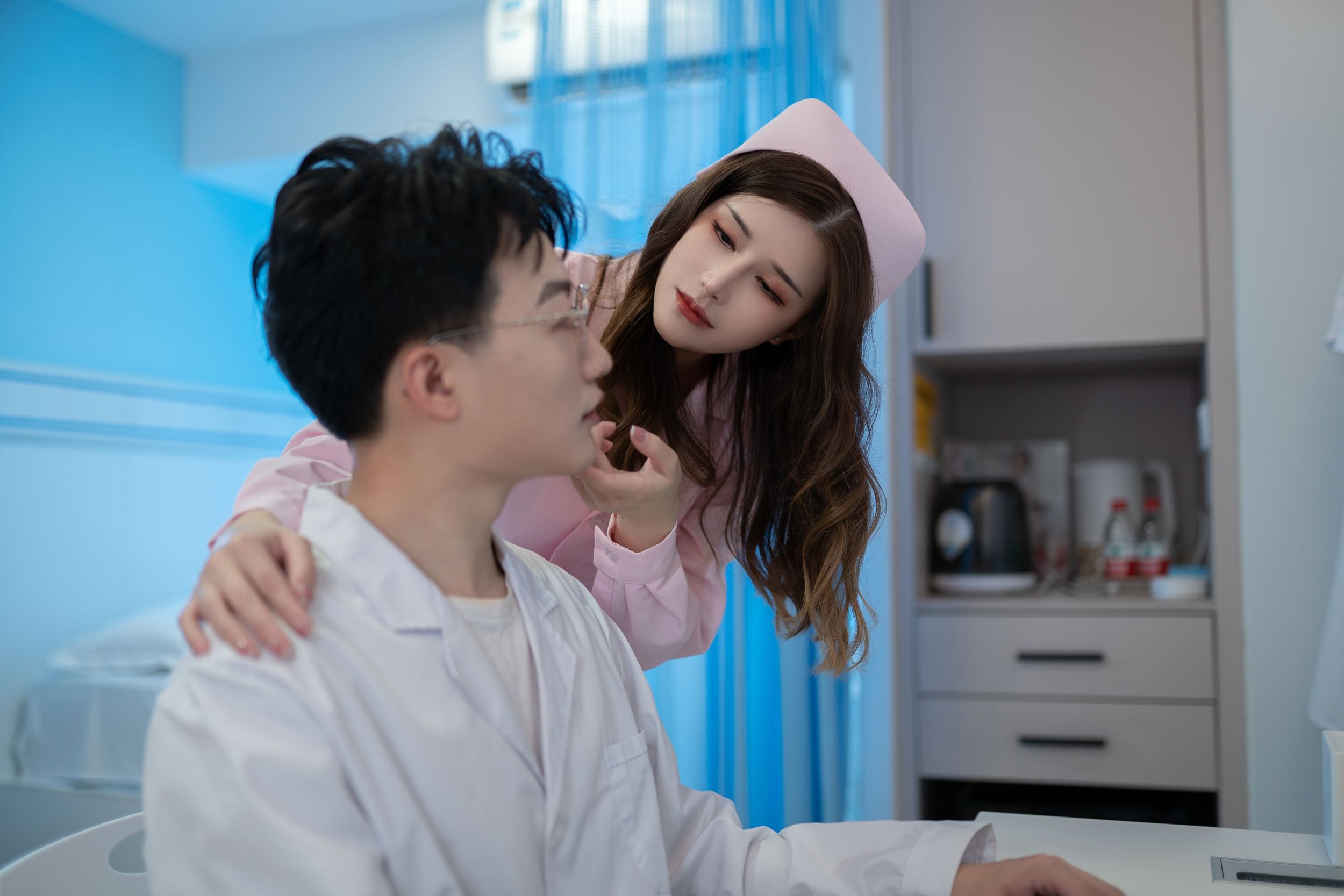 Lu Ba Sui - Doctors and Nurses 65P