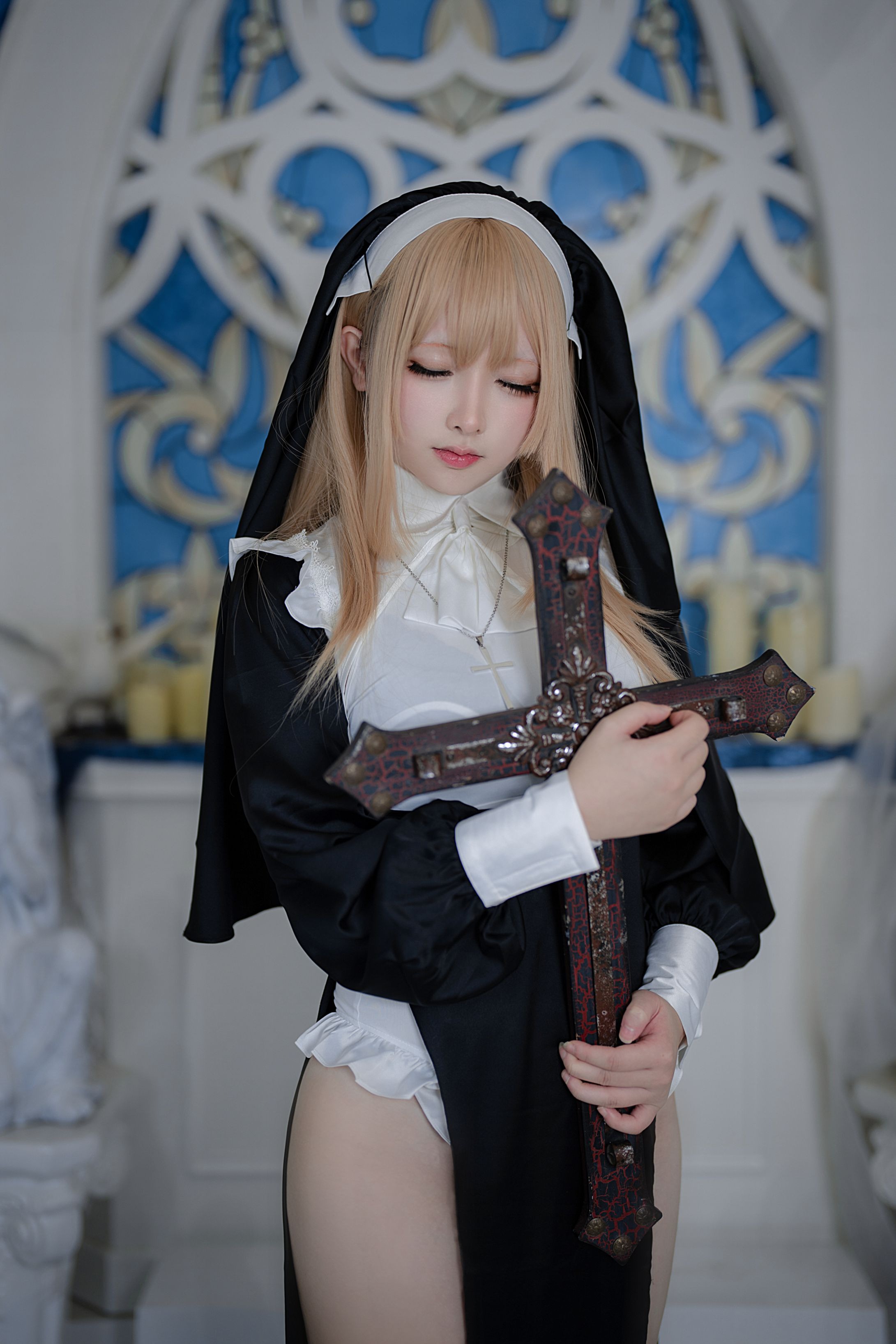 Ying Li Li Nun [35P-681MB