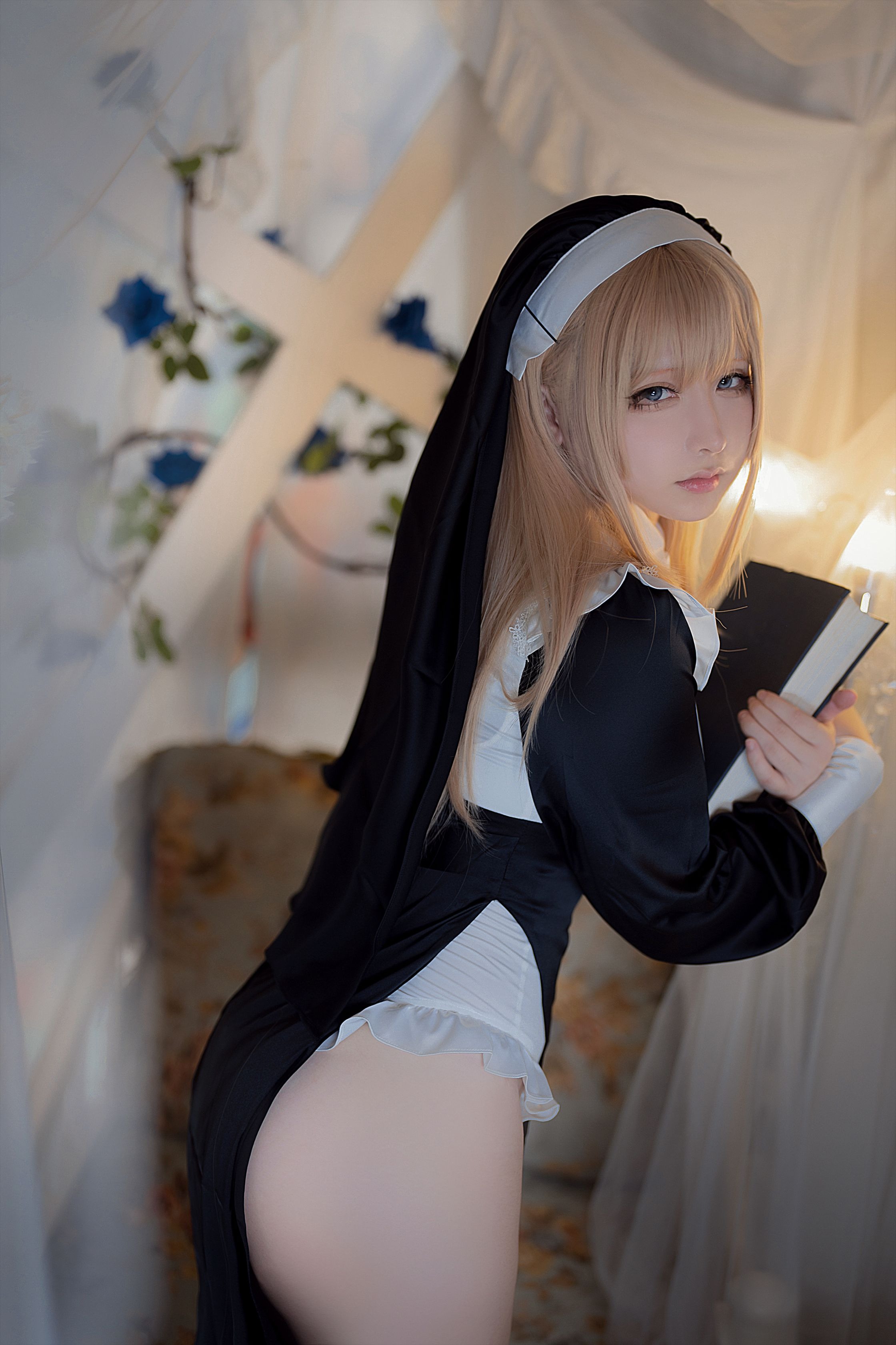 Ying Li Li Nun [35P-681MB