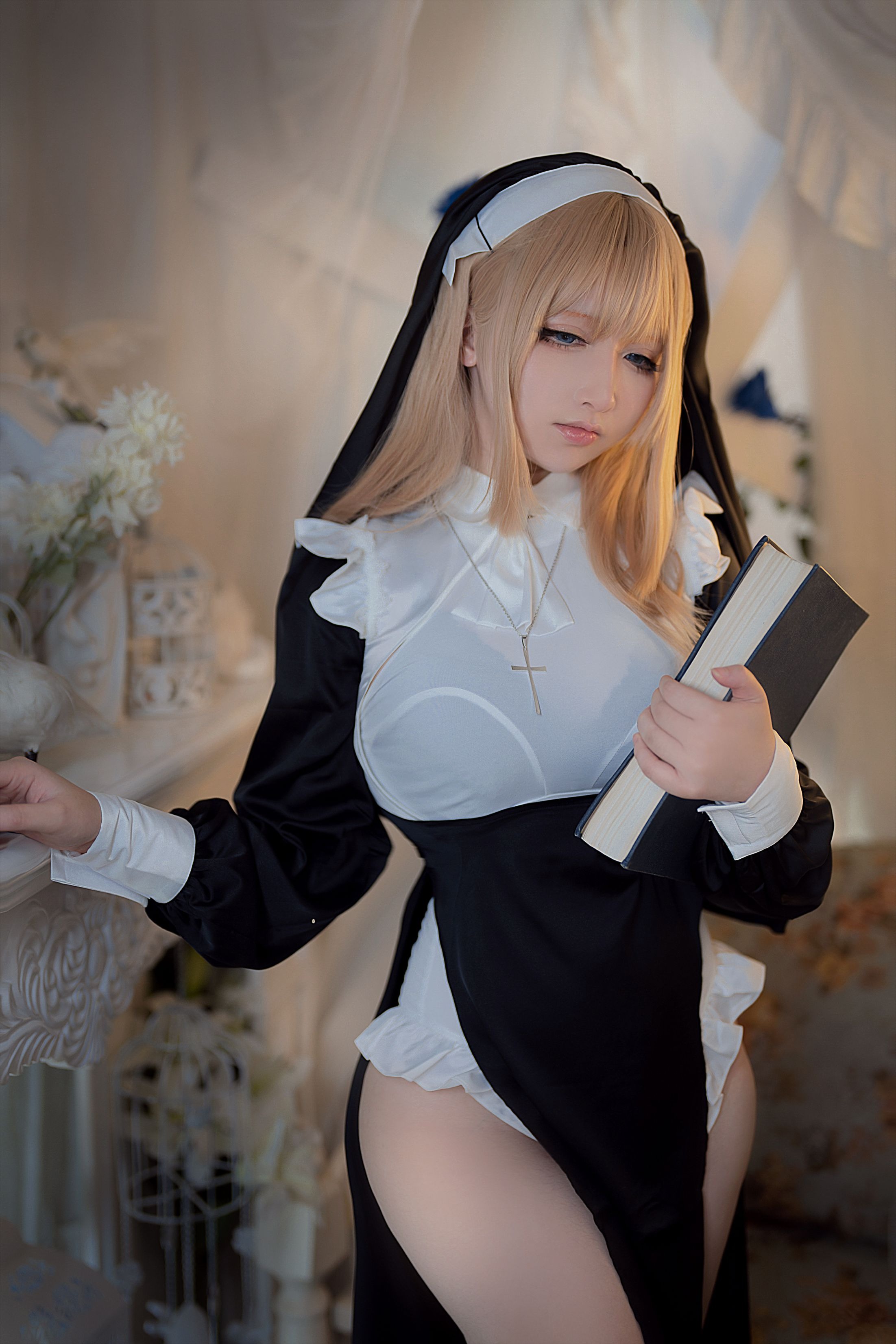 Ying Li Li Nun [35P-681MB