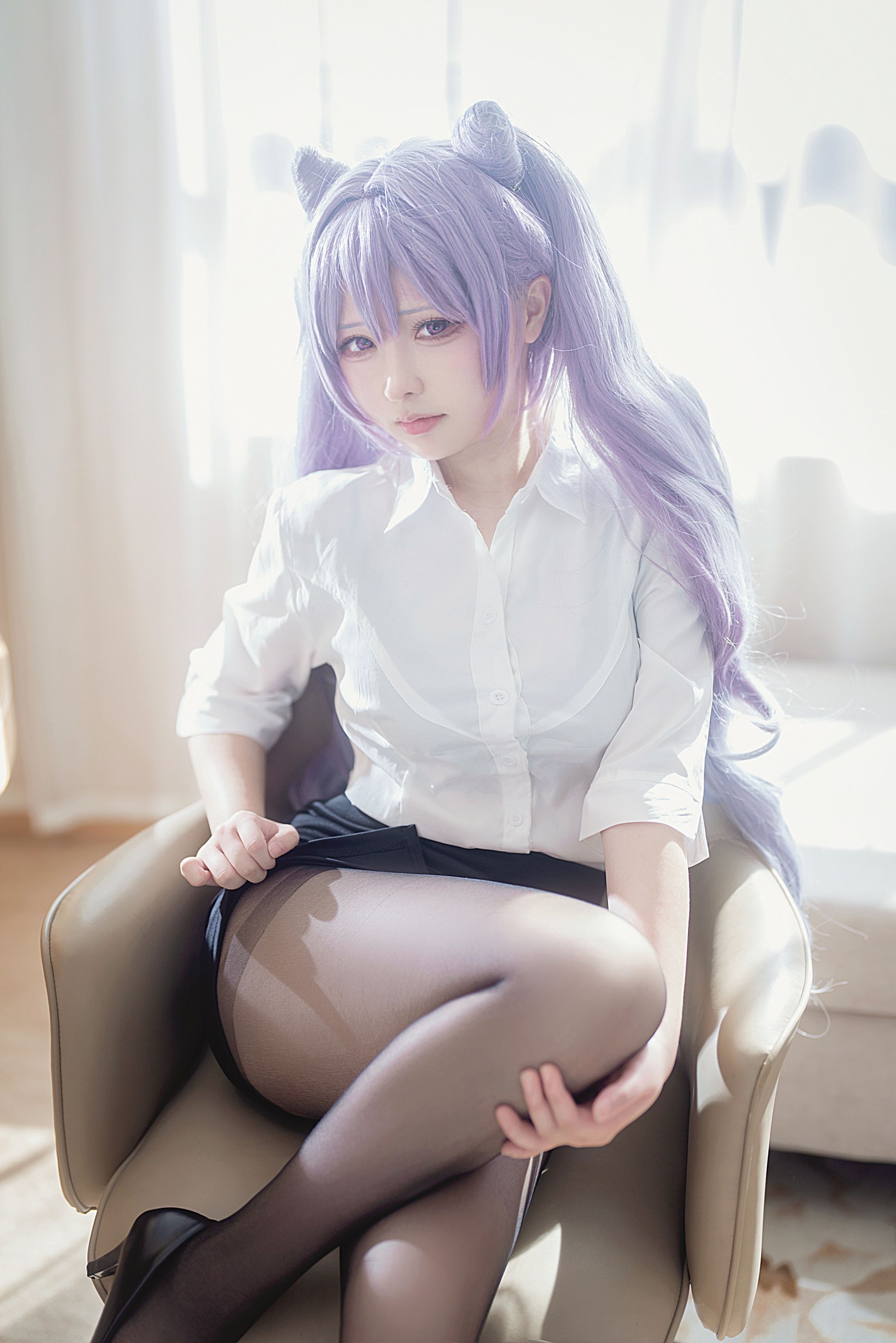 Ying Li Li, Ke Qing Secretary