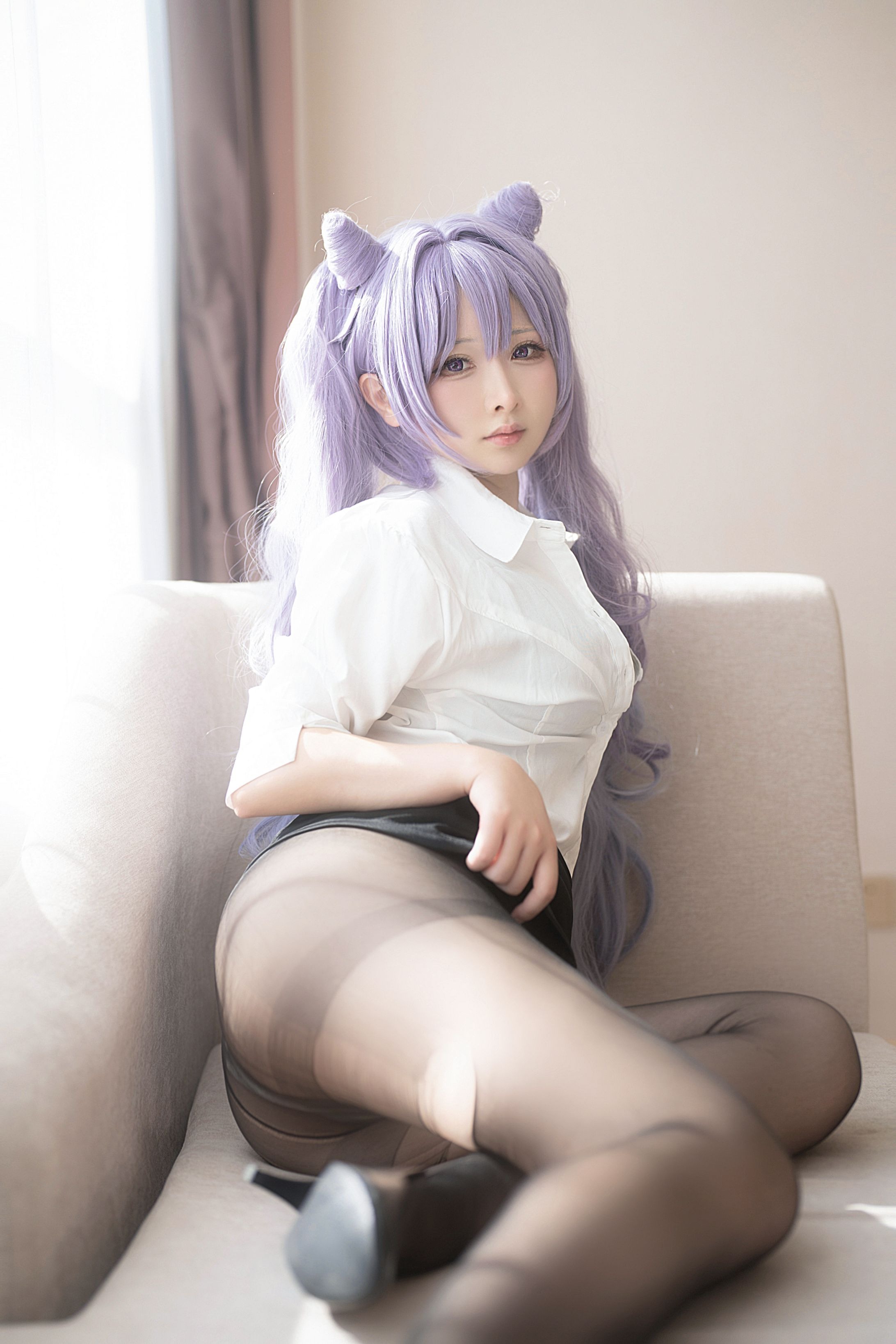 Ying Li Li, Ke Qing Secretary