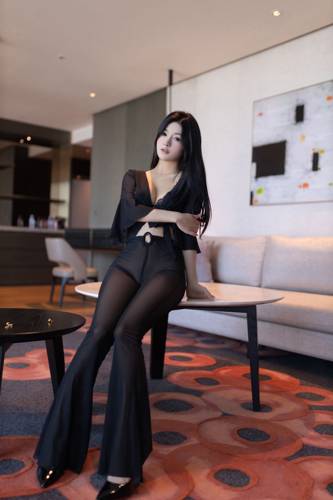 Tân Tiểu Linh - Trang phục ren đen xuyên thấu [80P-928M