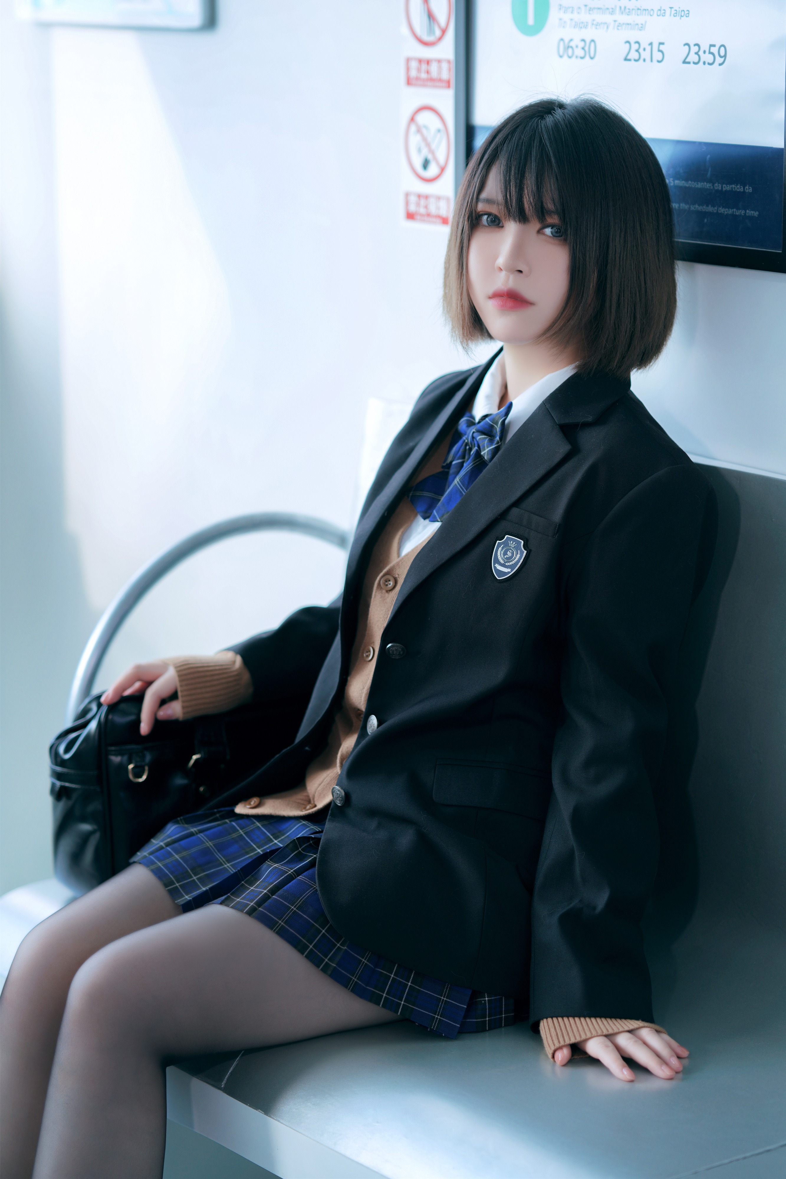 บันบันจือ ฉันชอบท่าเธอในชุดยูนิฟอร์ม (รถราง+สนาม) 58P