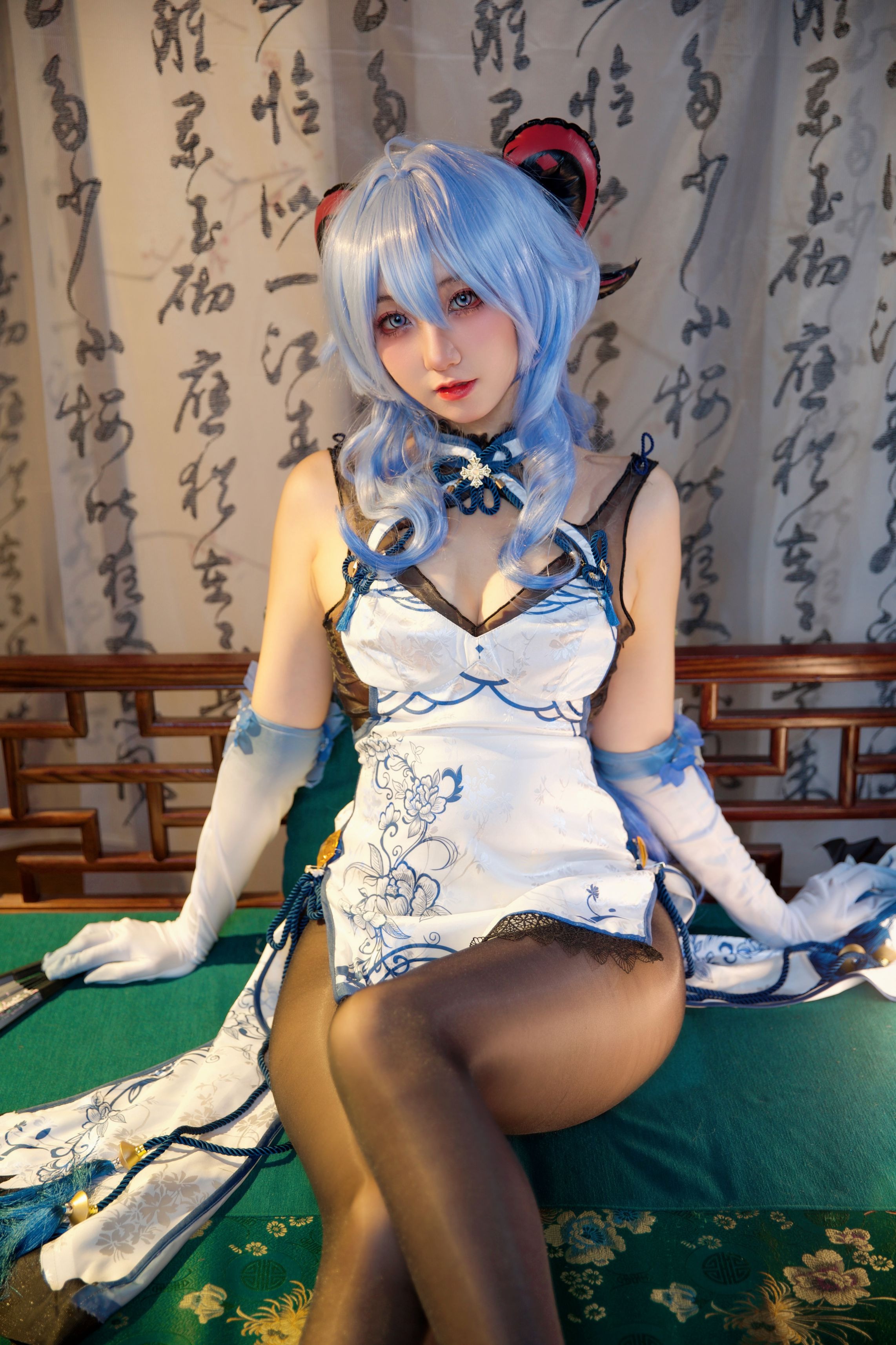 Xie Xuexue Ya Ganyu Blue and White Porcelain