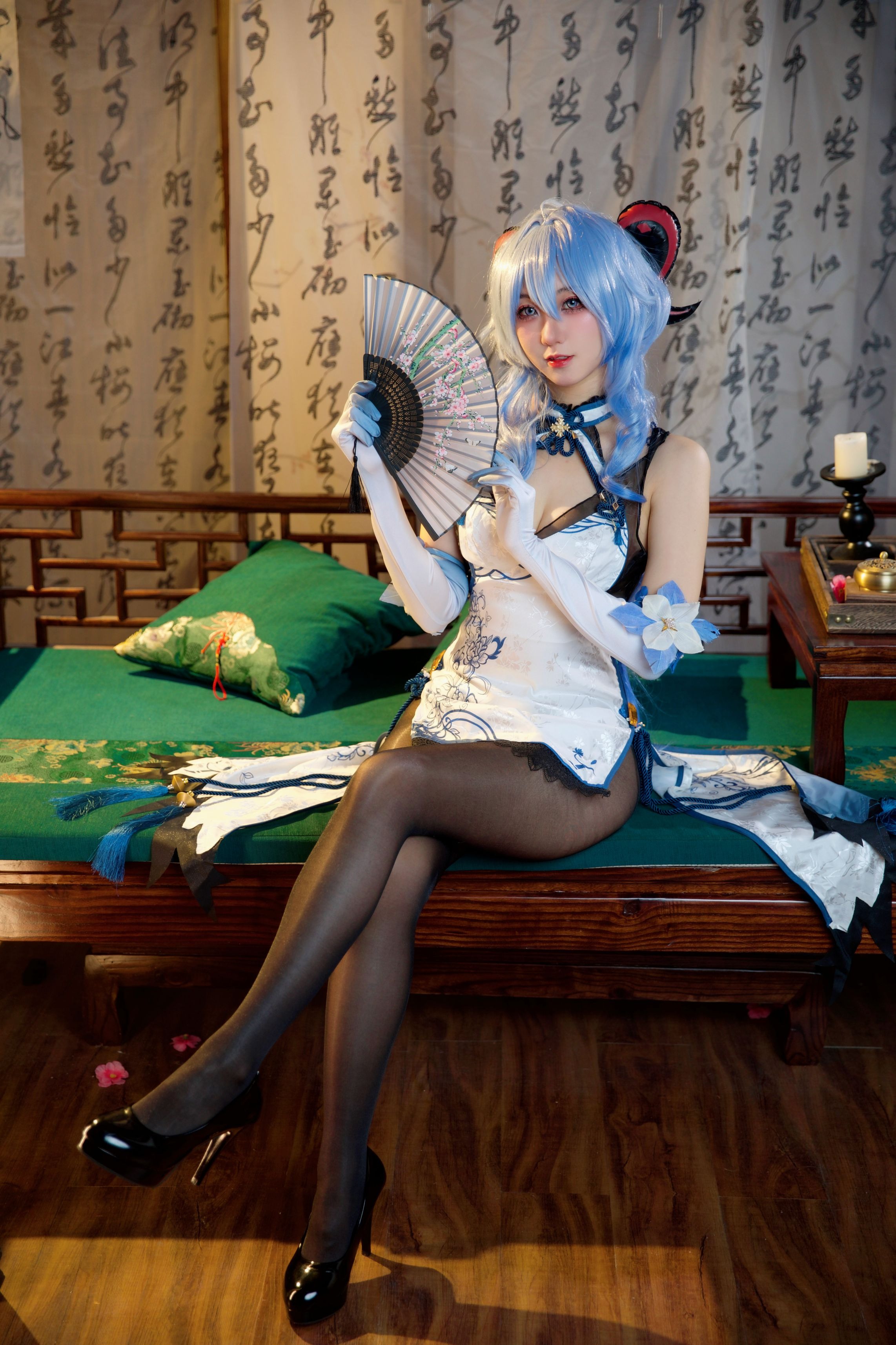 Xie Xuexue Ya Ganyu Blue and White Porcelain