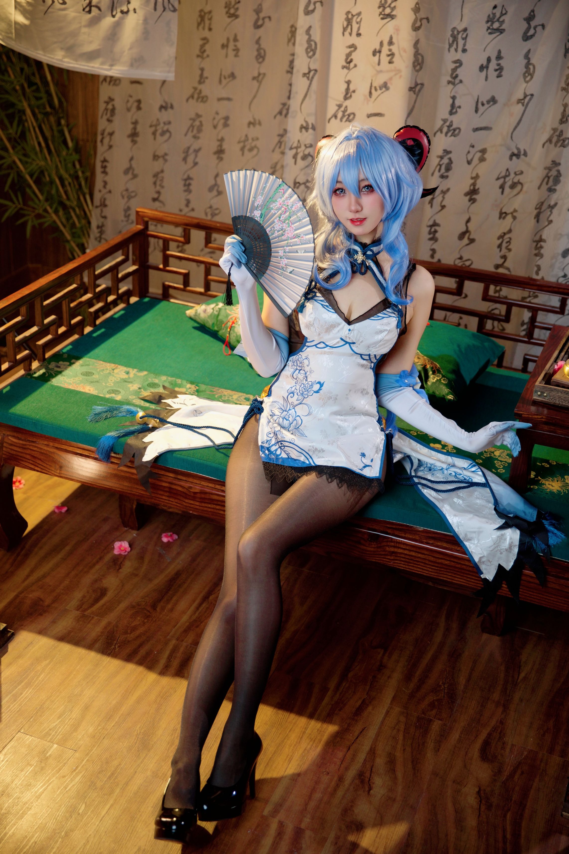 Xie Xuexue Ya Ganyu Blue and White Porcelain