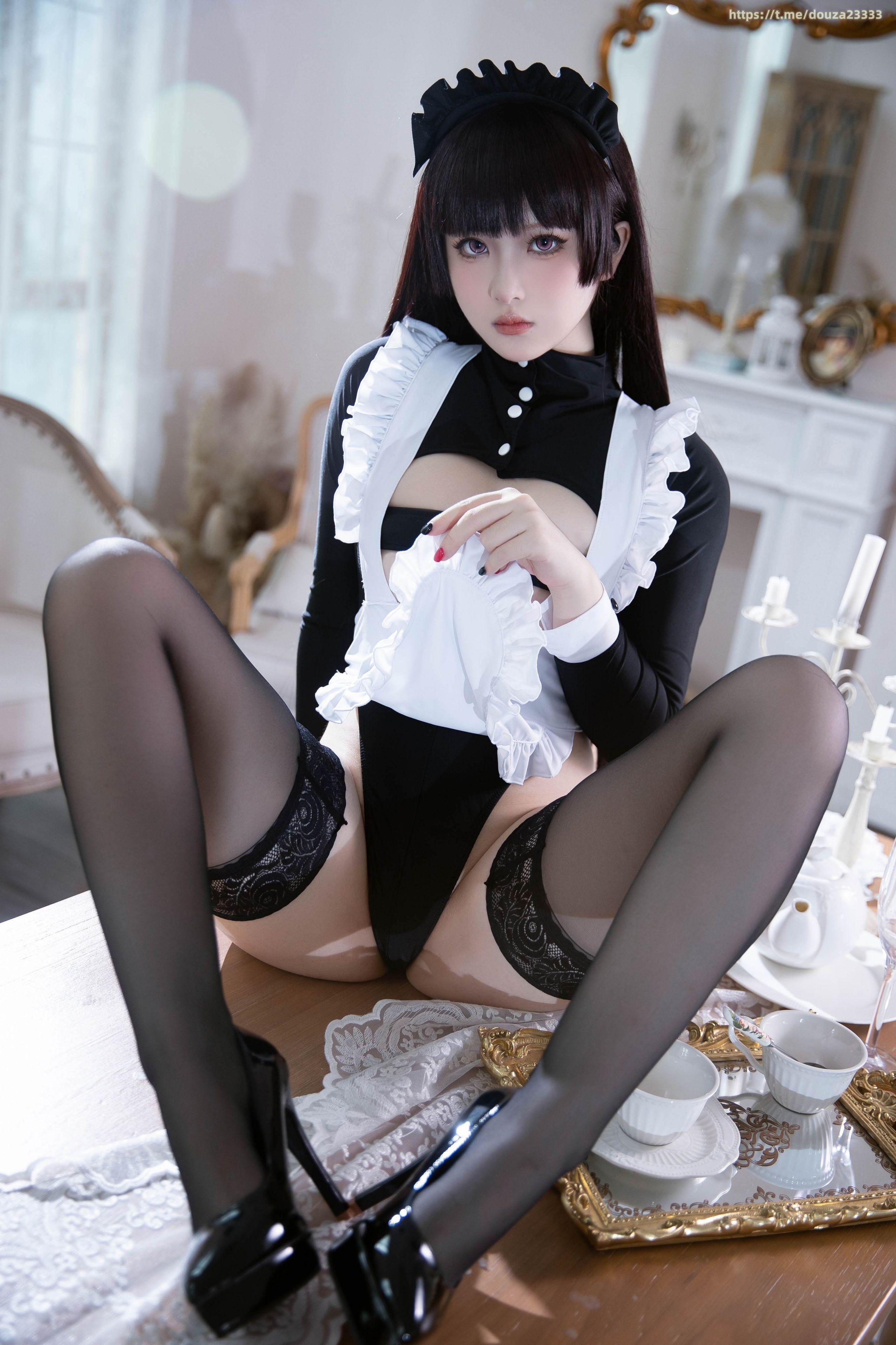 屿魚 女僕