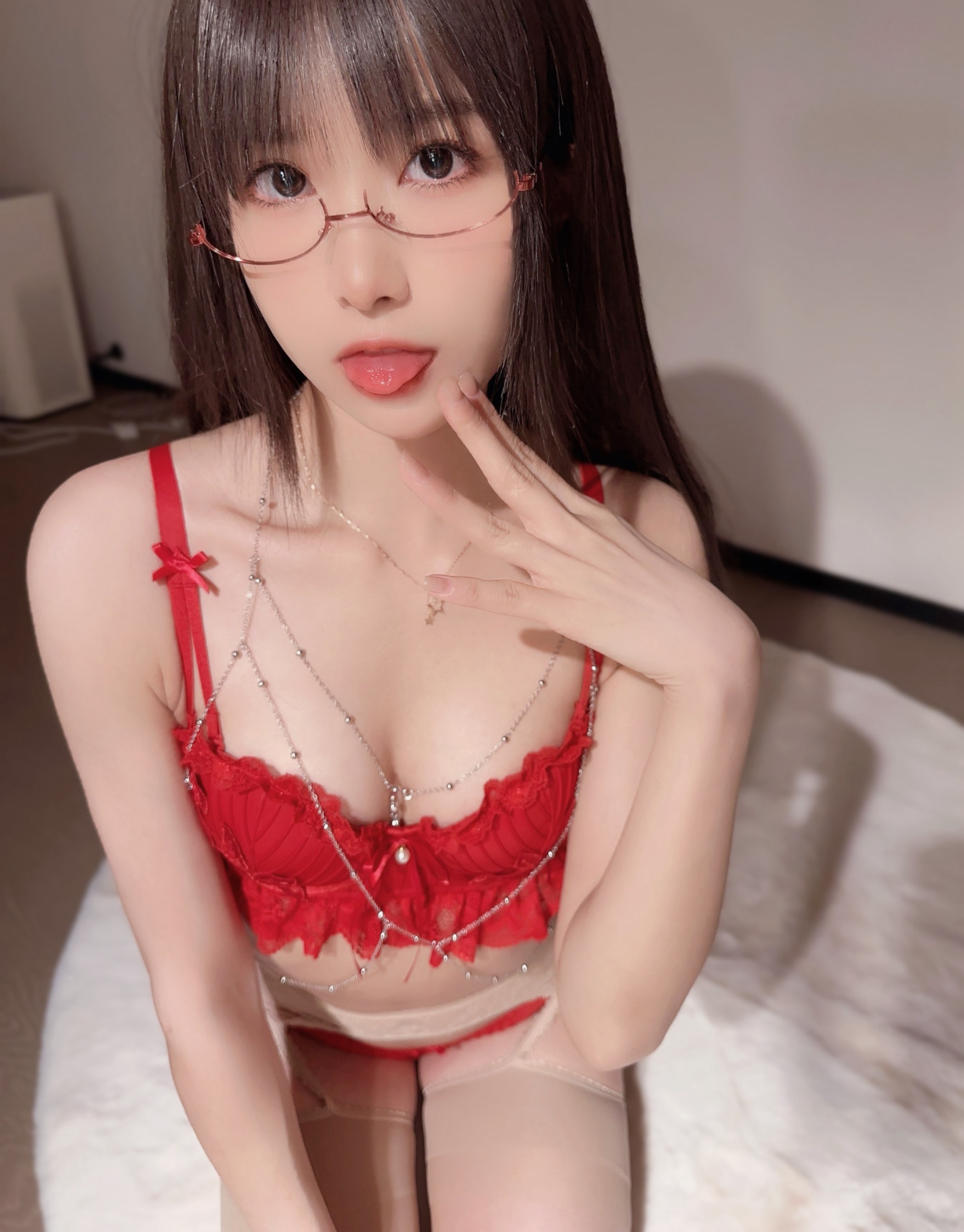 푸딩 복분자 안경 소녀(8월 7일 후원 그룹 자원)