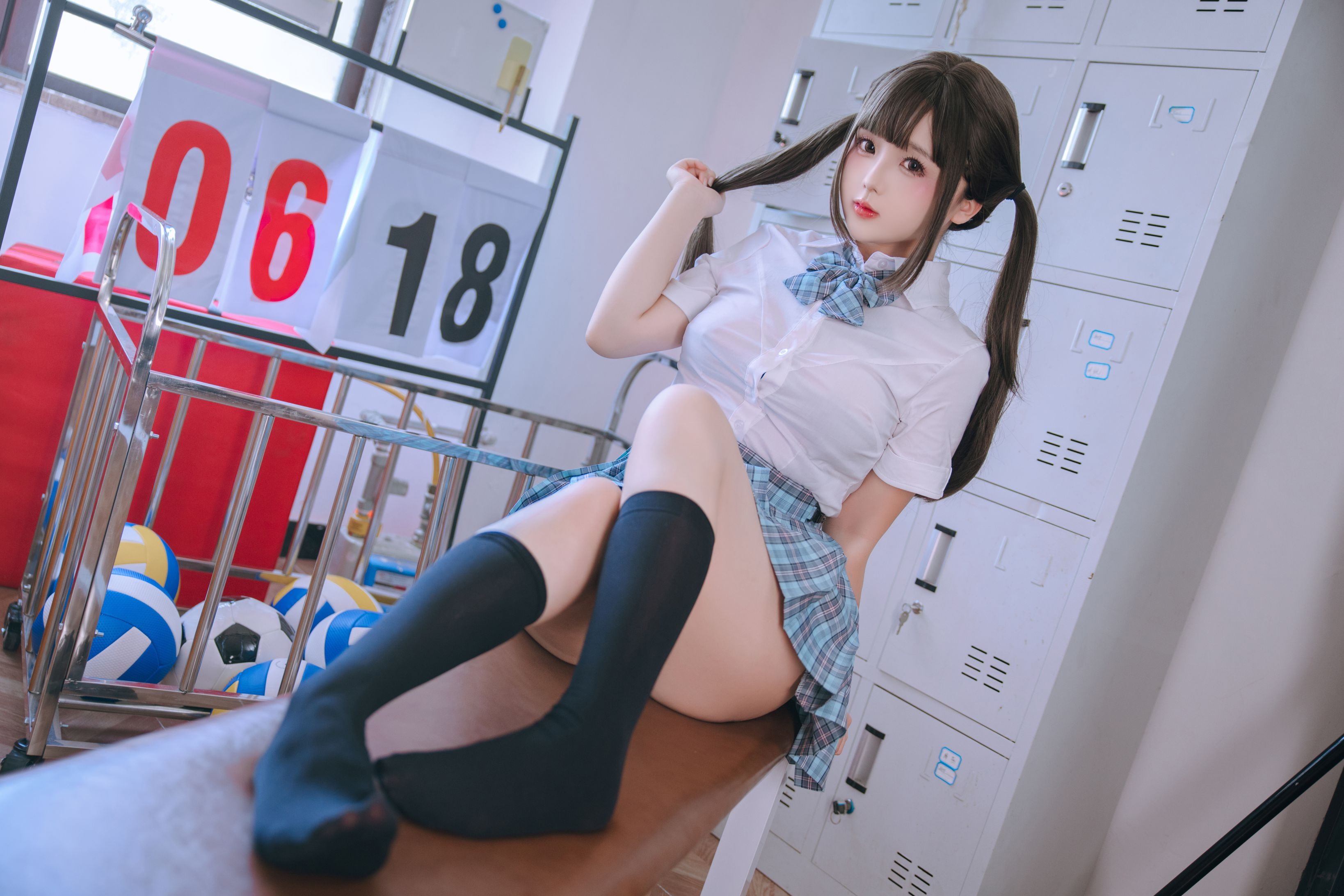 ริไนเยี่ยว ห้องเปลี่ยนเสื้อผ้า 195P