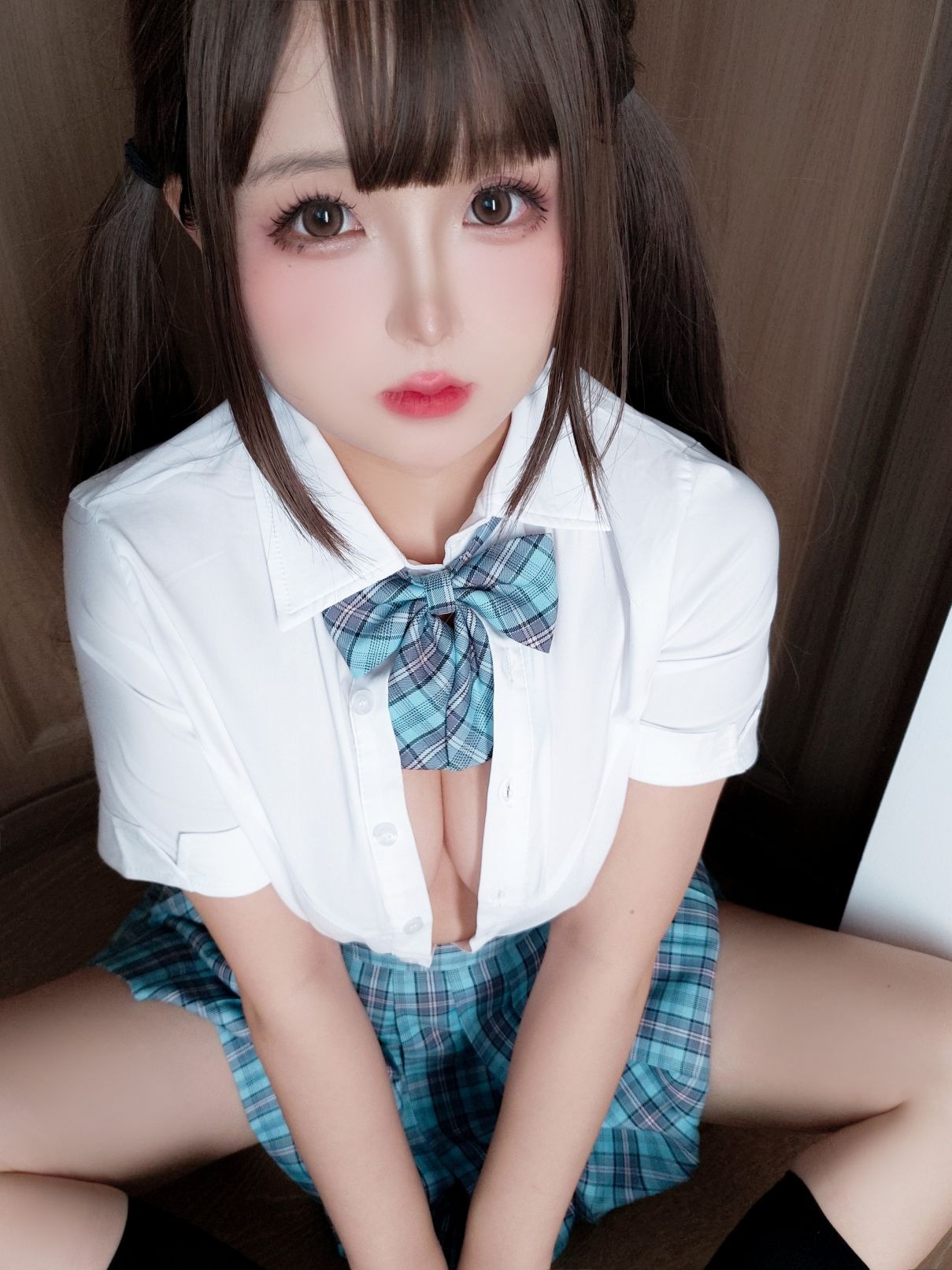 ริไนเยี่ยว ห้องเปลี่ยนเสื้อผ้า 195P