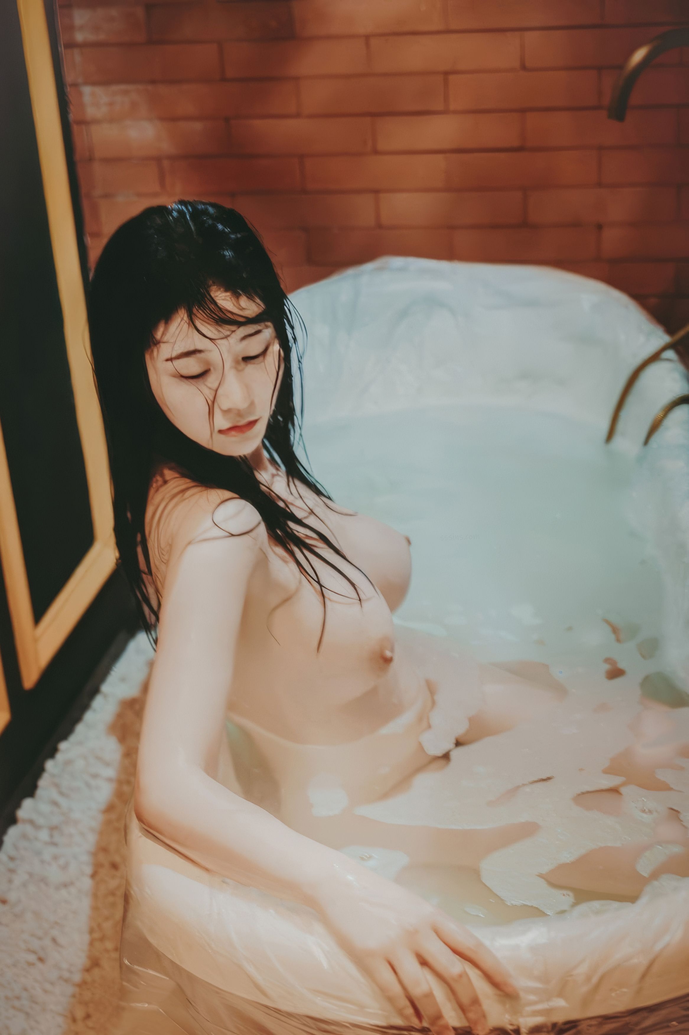 年年Nnian 沐浴私房寫真 50P