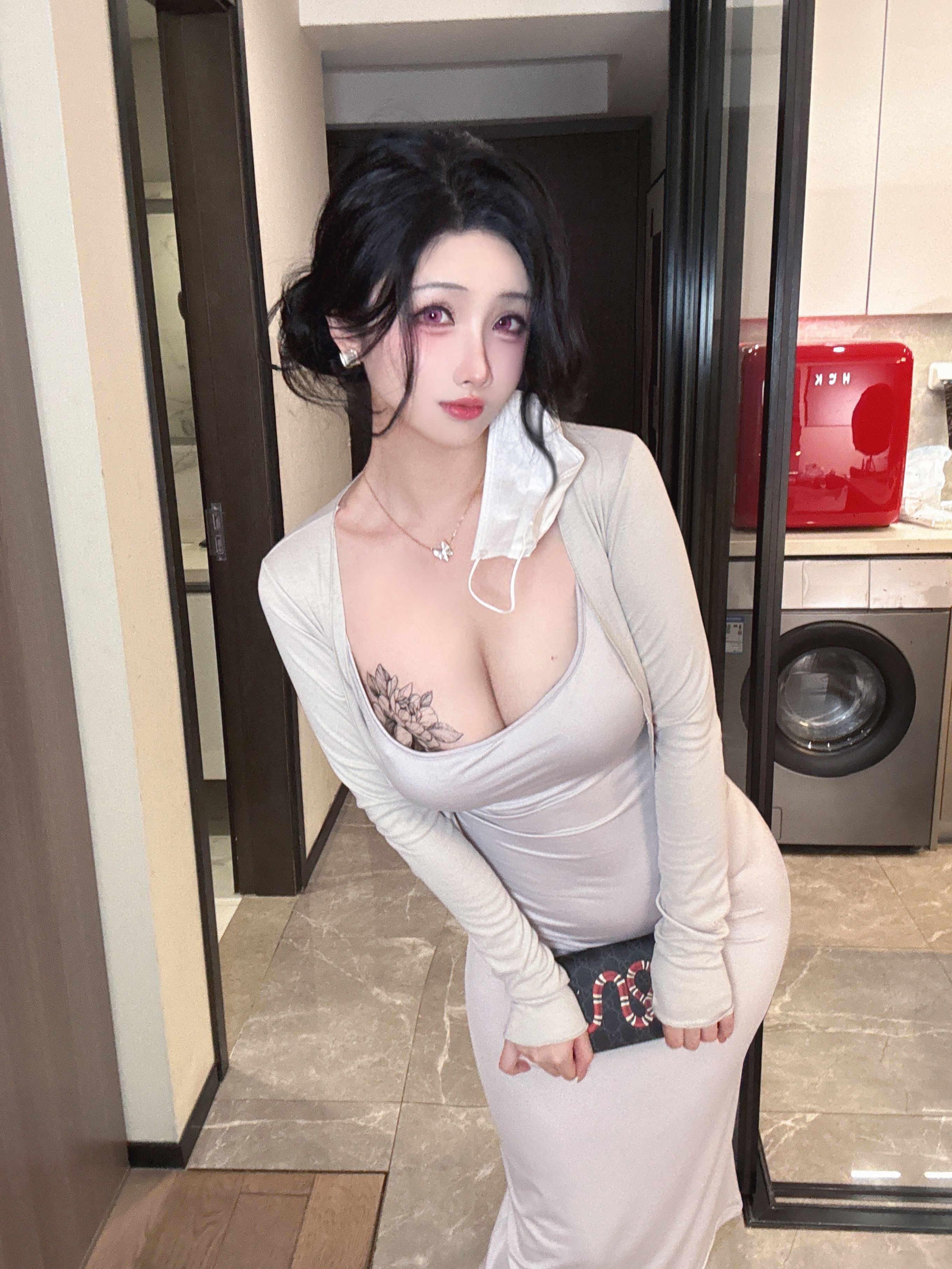 Bo anh Rioko Liangliangzi chi hang xom 60P