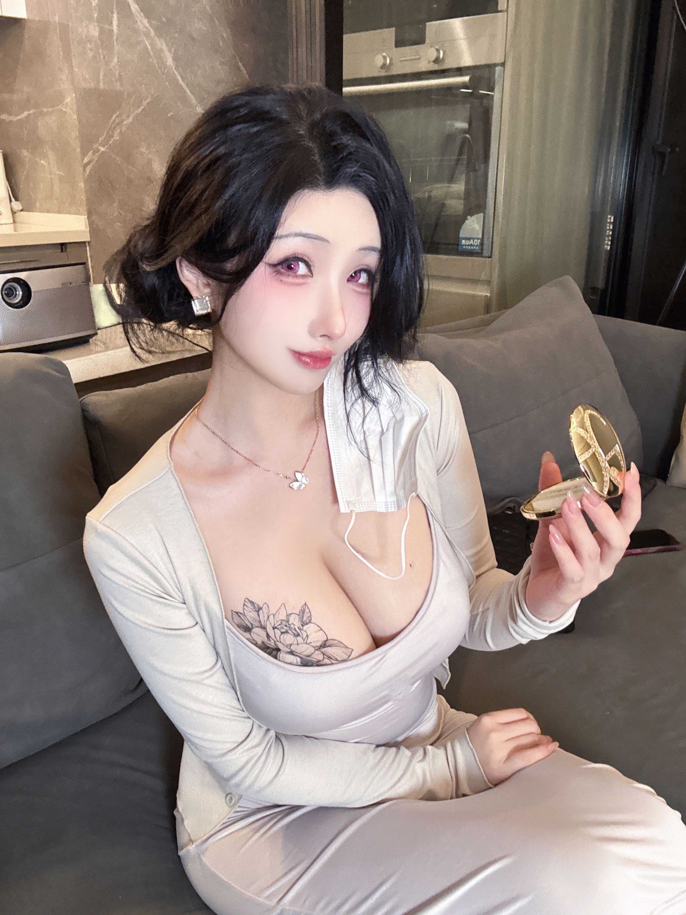 Bo anh Rioko Liangliangzi chi hang xom 60P