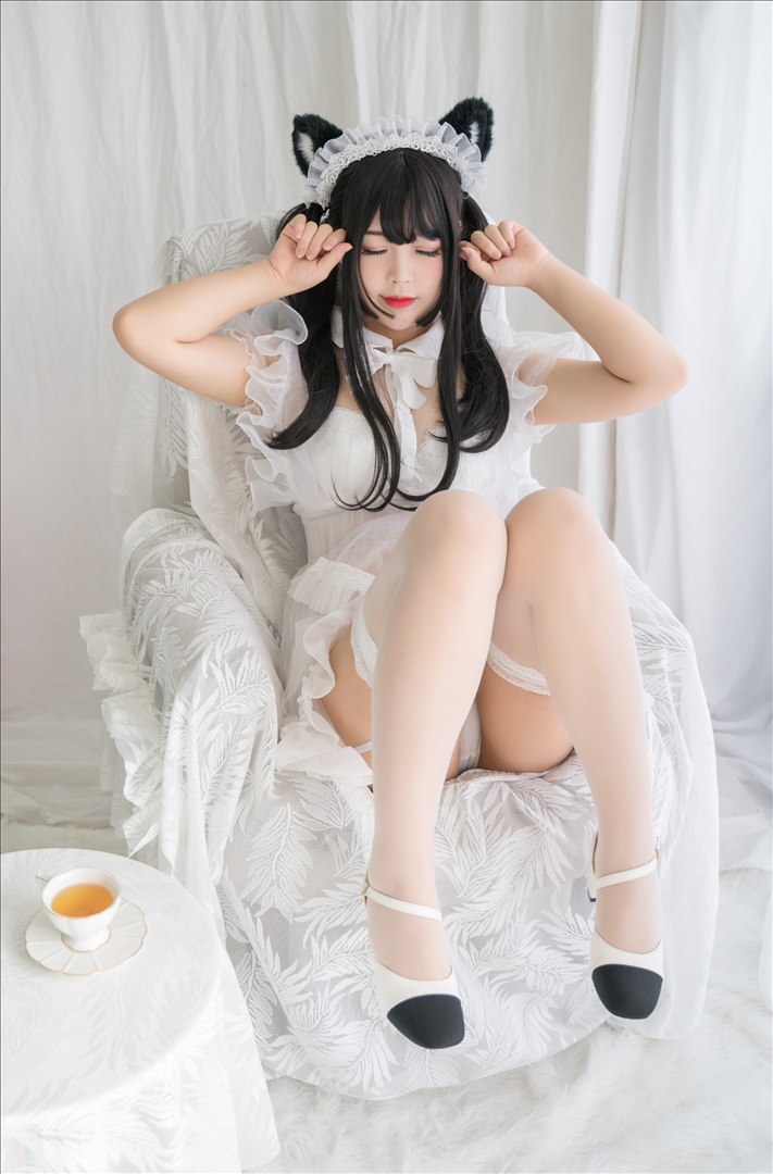 Bai Ye - White Cat Transparent Maid 88P