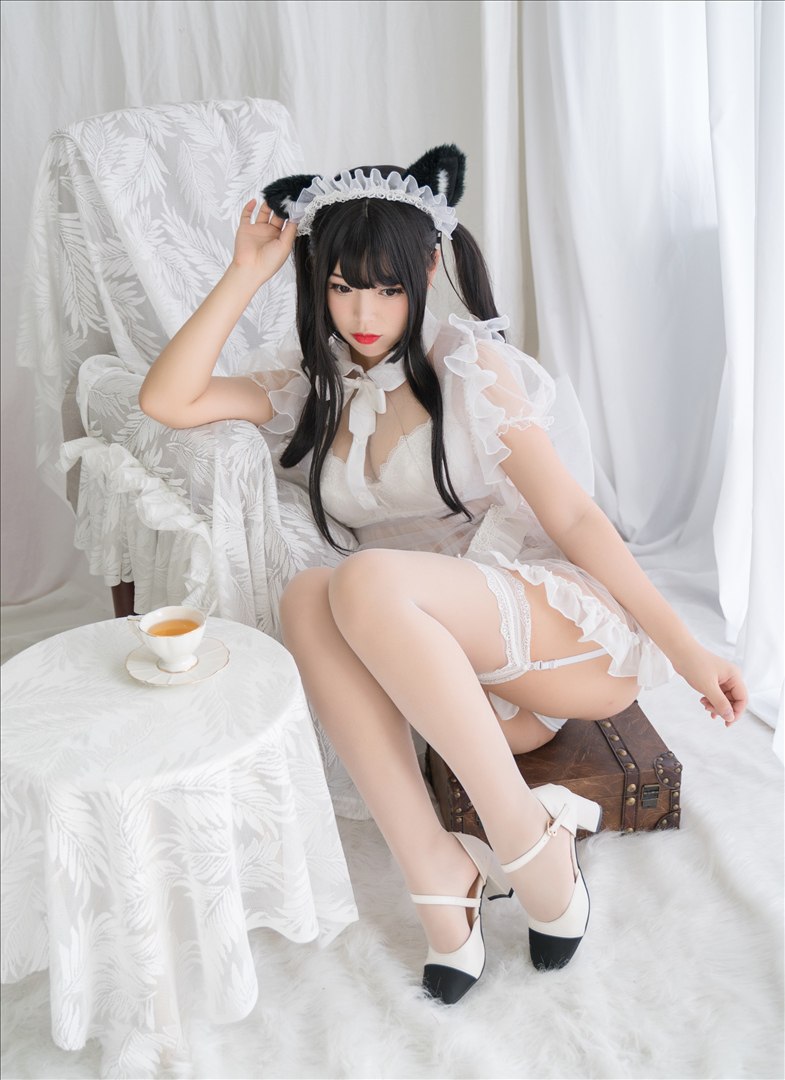 Bai Ye - White Cat Transparent Maid 88P