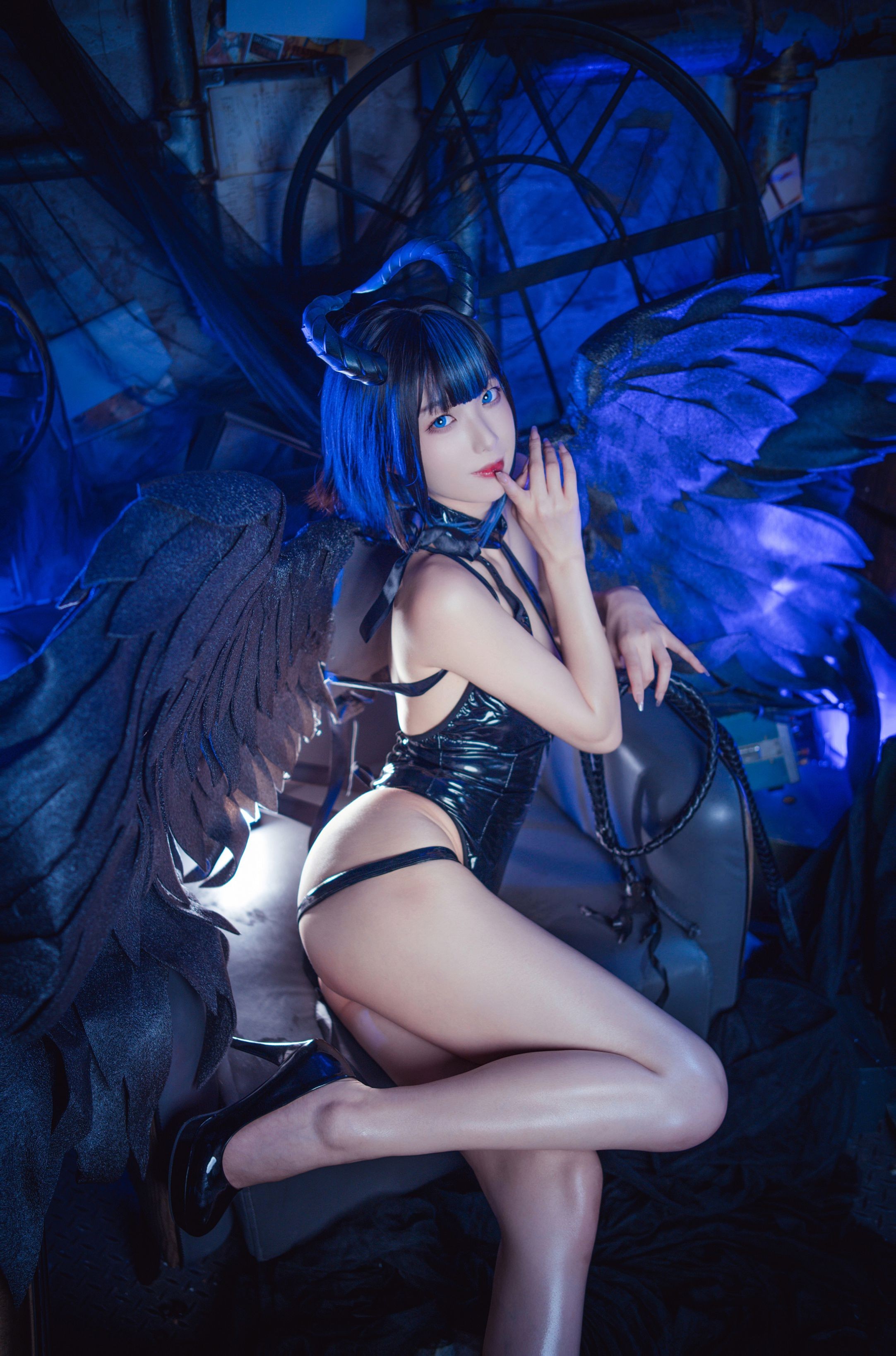 Feng Jiang Jiang - Little Devil 30P
