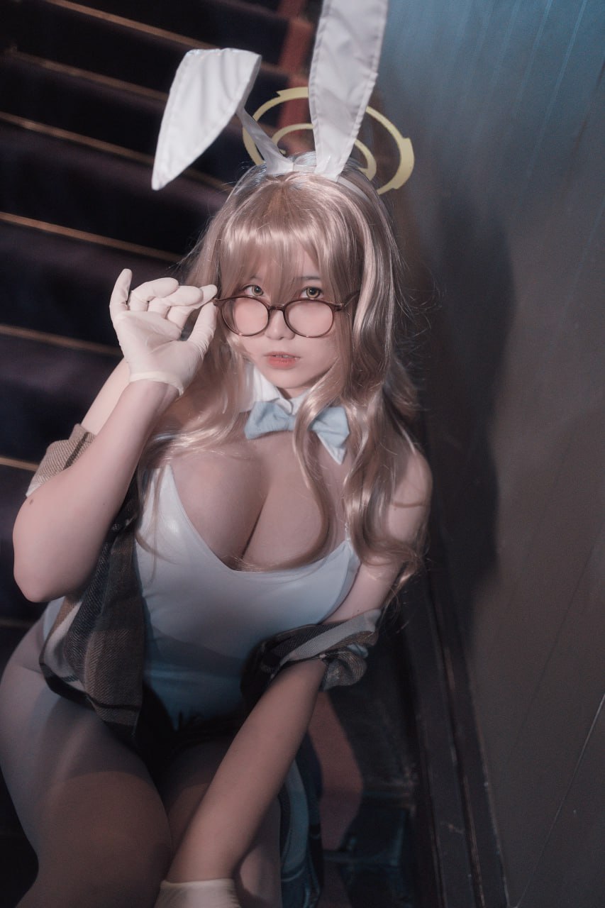 อาบาน วันนี้ มีความสุขมาก - บลูอาร์ไคฟ์ ศิคาซากิ บั๊นนี่เกิร์ล