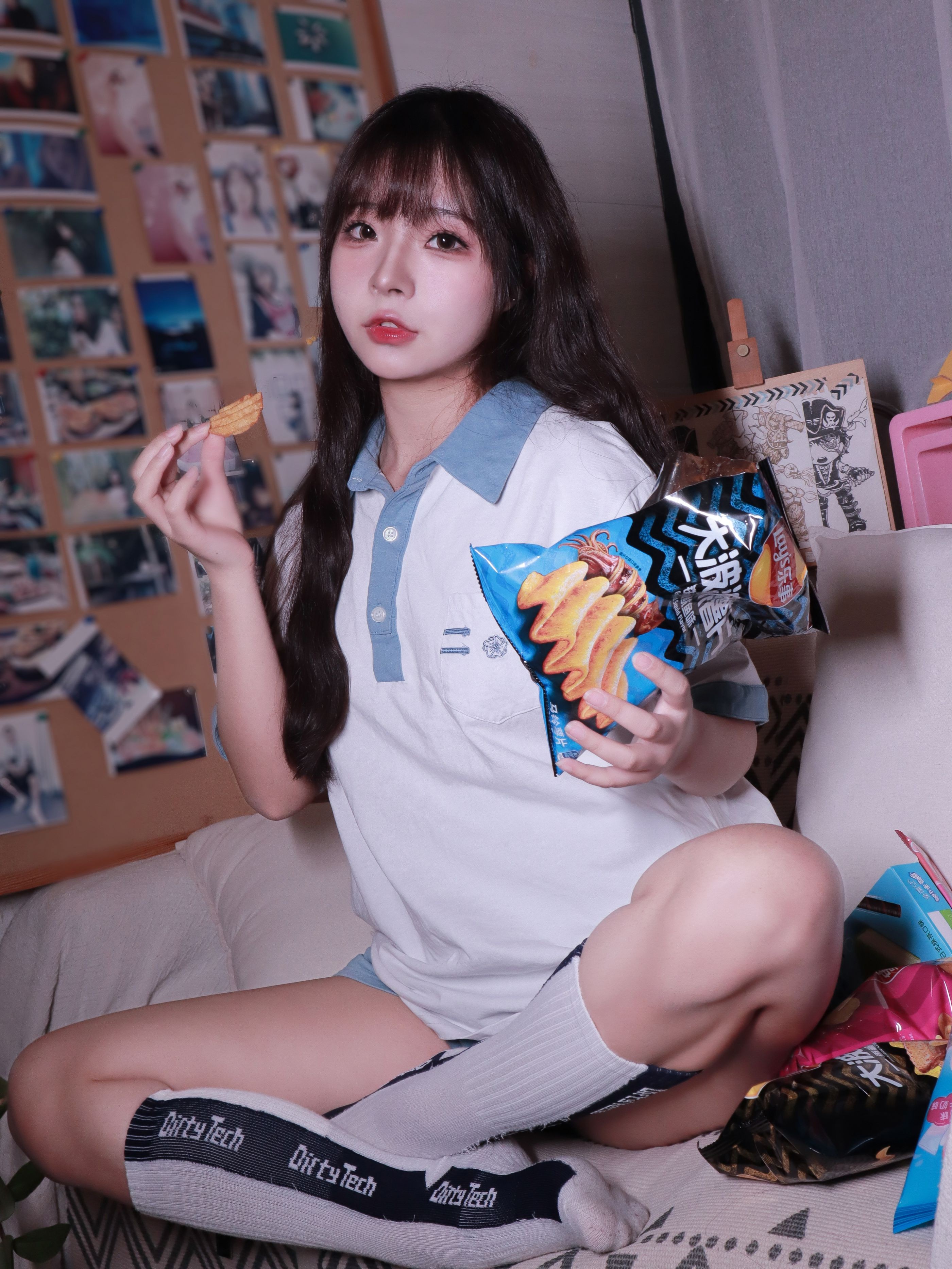 Yuuhui『青白ストライプ少女』81P成人向け写真セット