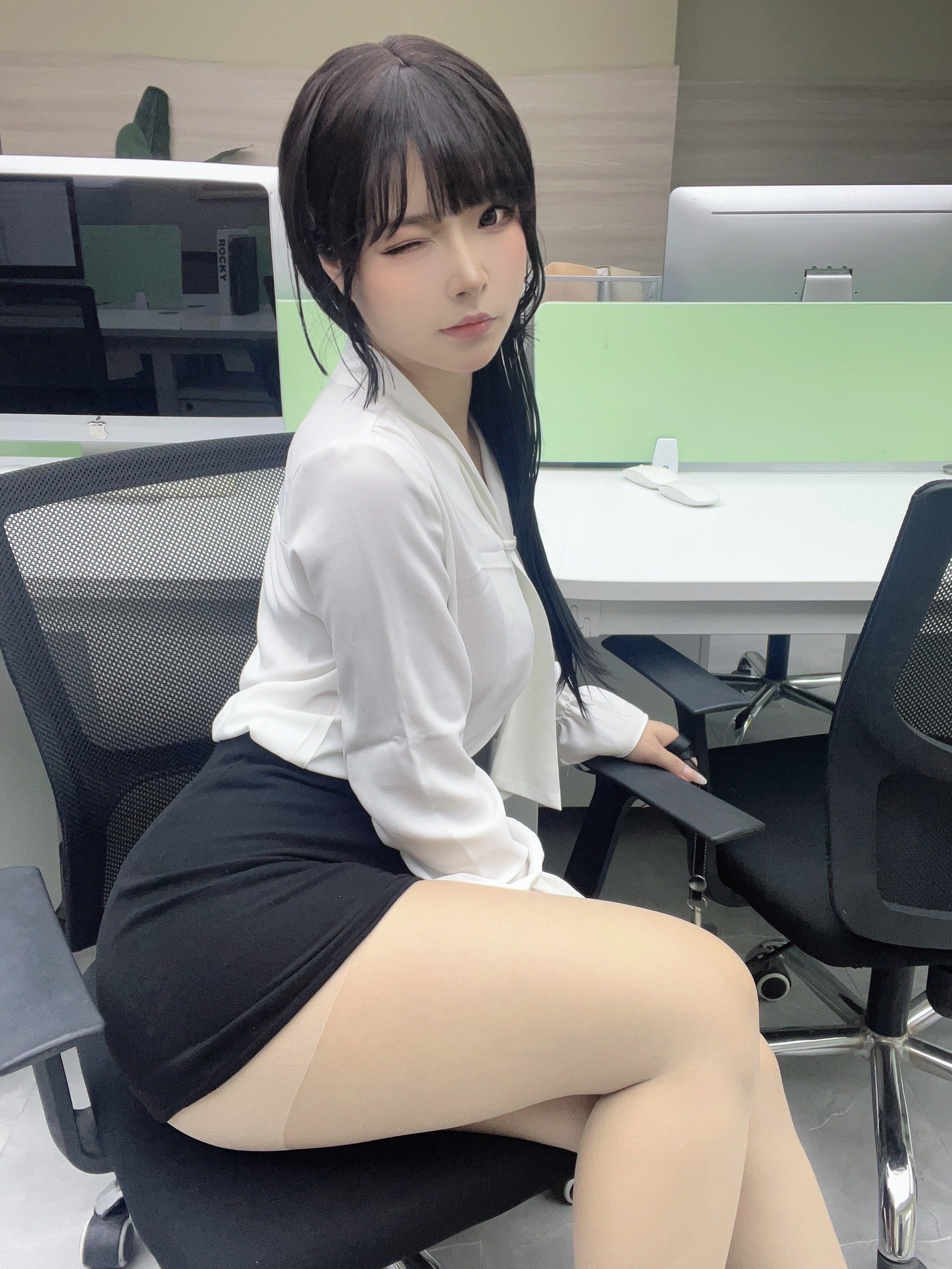 Yuhui - Thoughtful Secretary 37P