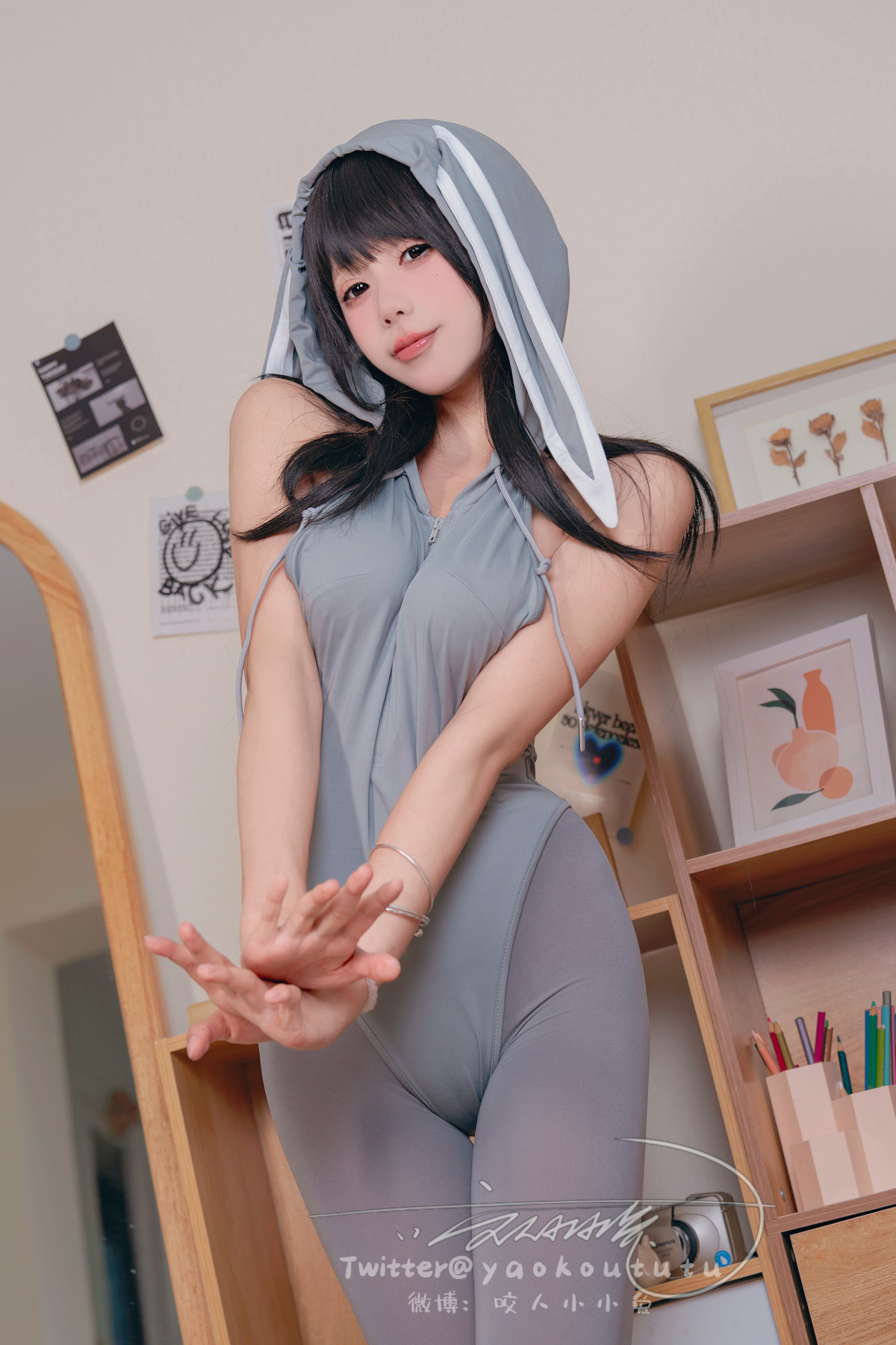 Niên Niên Đoàn Tử Thỏ - Thỏ Xám Nhỏ Gray Rabbit