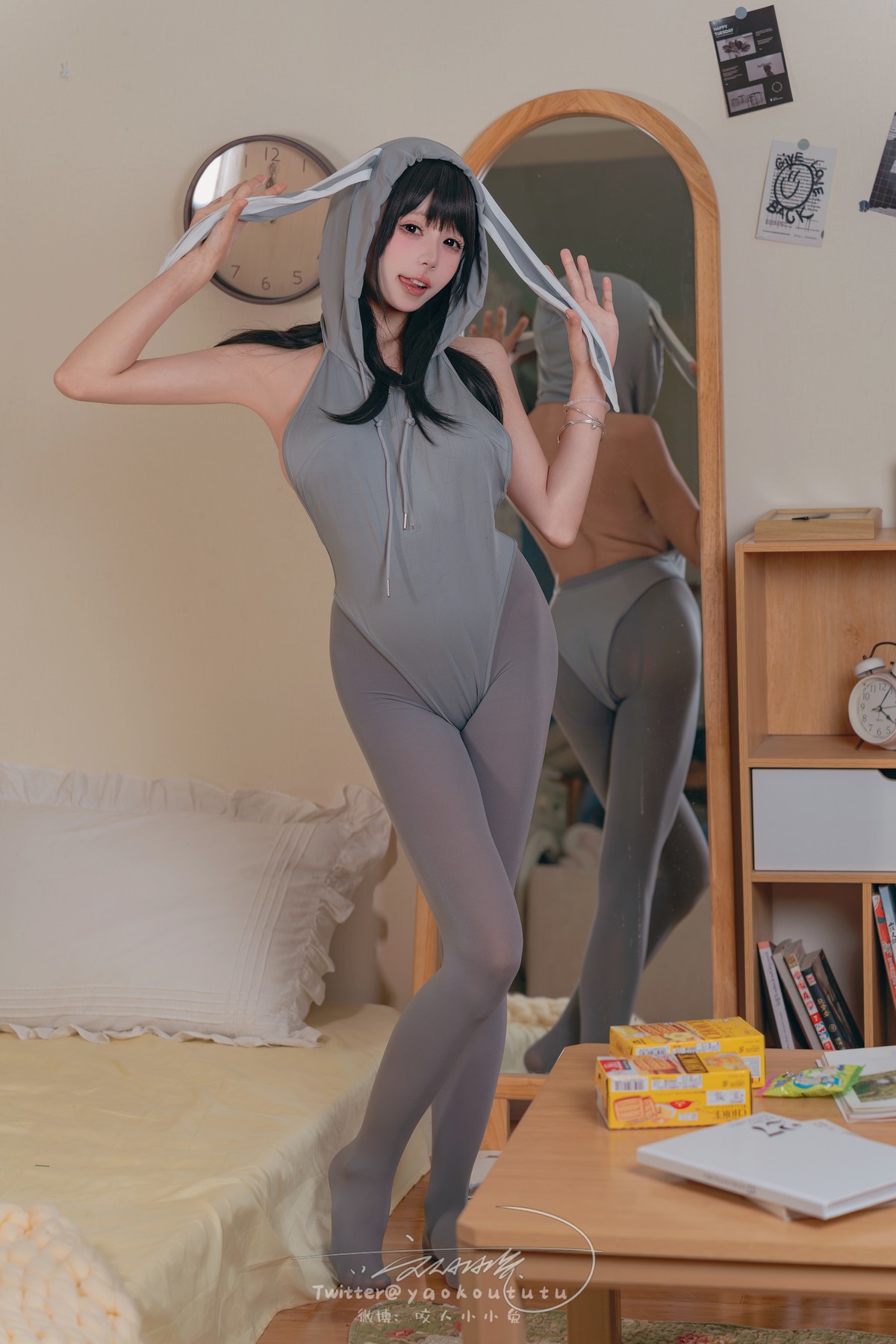Niên Niên Đoàn Tử Thỏ - Thỏ Xám Nhỏ Gray Rabbit