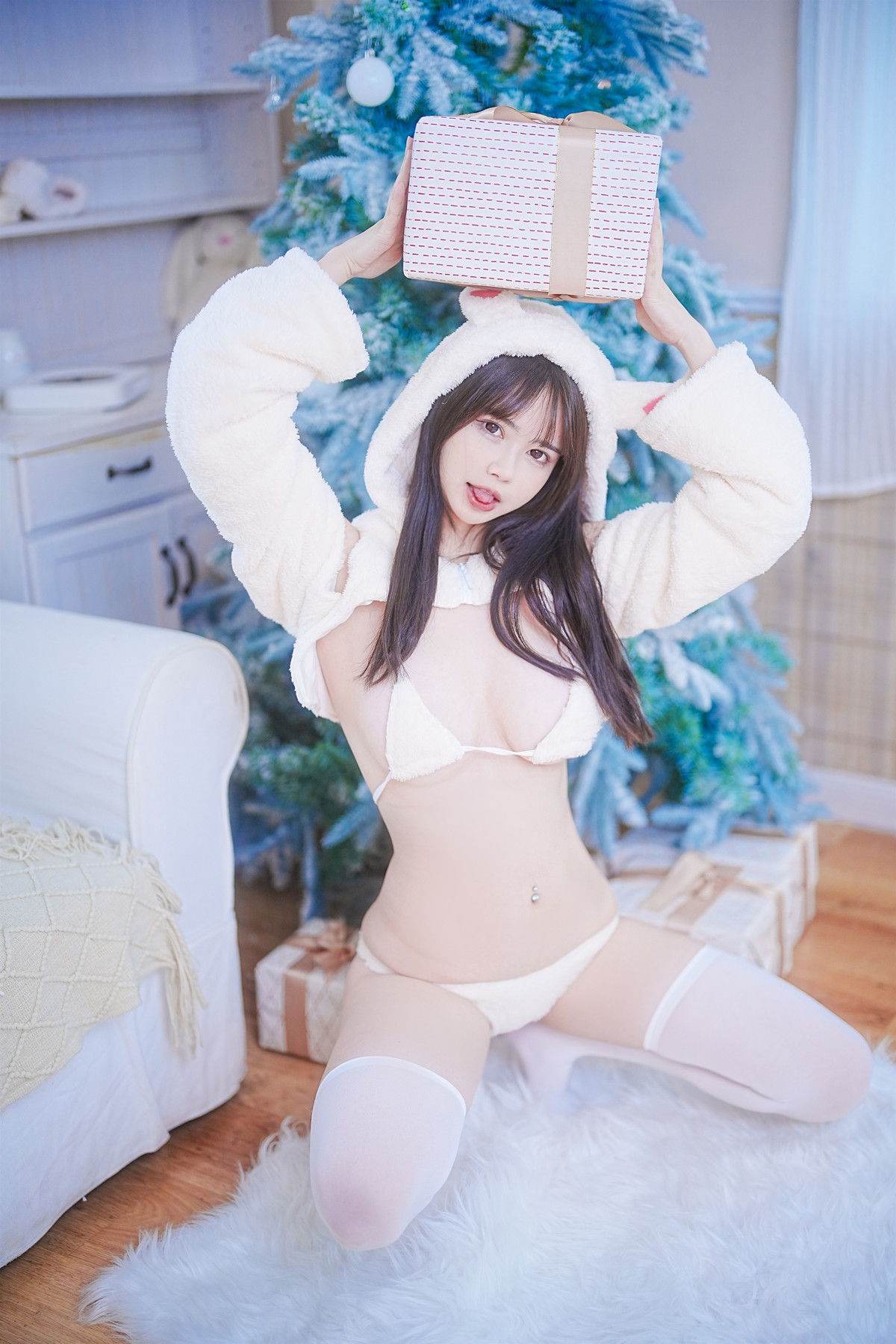 コスプレ ティナはめちゃくちゃ妖しいよ。小さなウサギ、いい子でね。