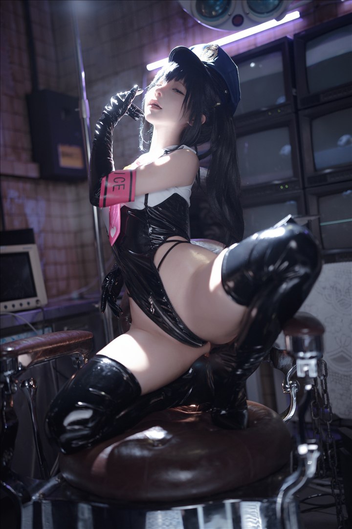 Chun Mo Mo - Saxi Policewoman 147P