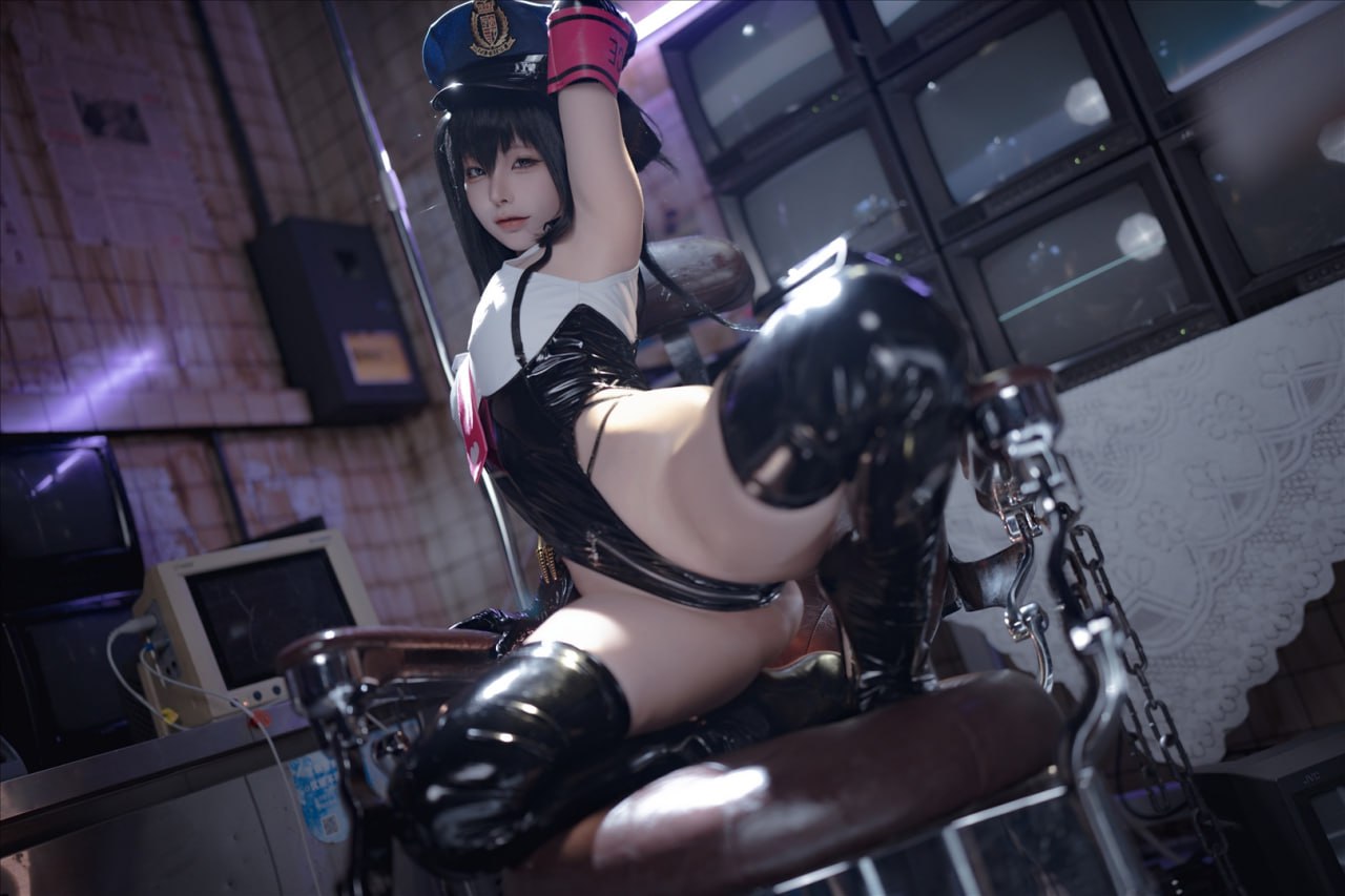 Chun Mo Mo - Saxi Policewoman 147P