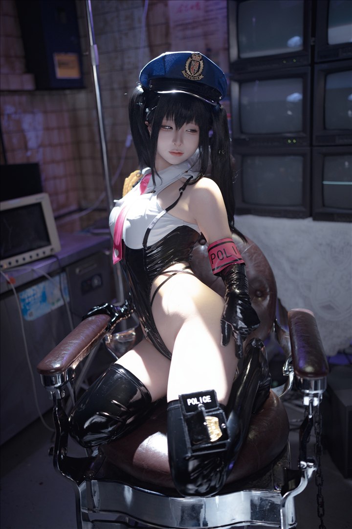 Chun Mo Mo - Saxi Policewoman 147P