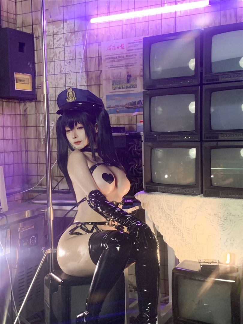 Chun Mo Mo - Saxi Policewoman 147P