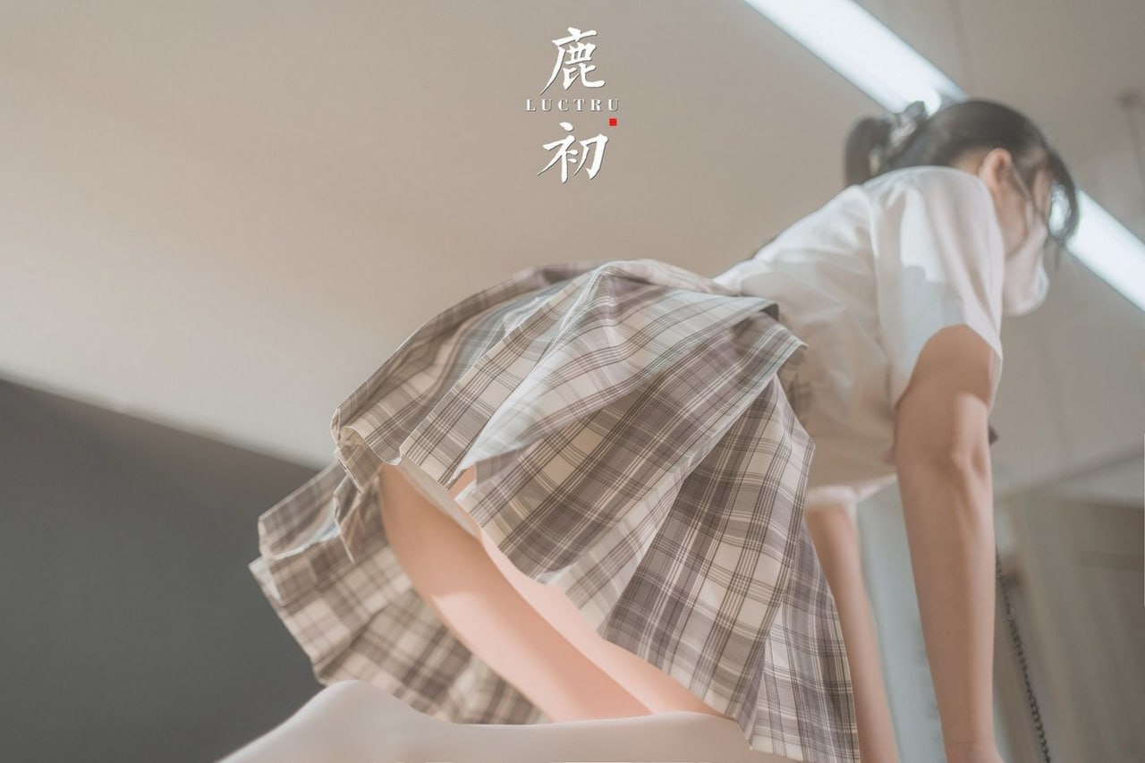 鹿初-教室コスプレ