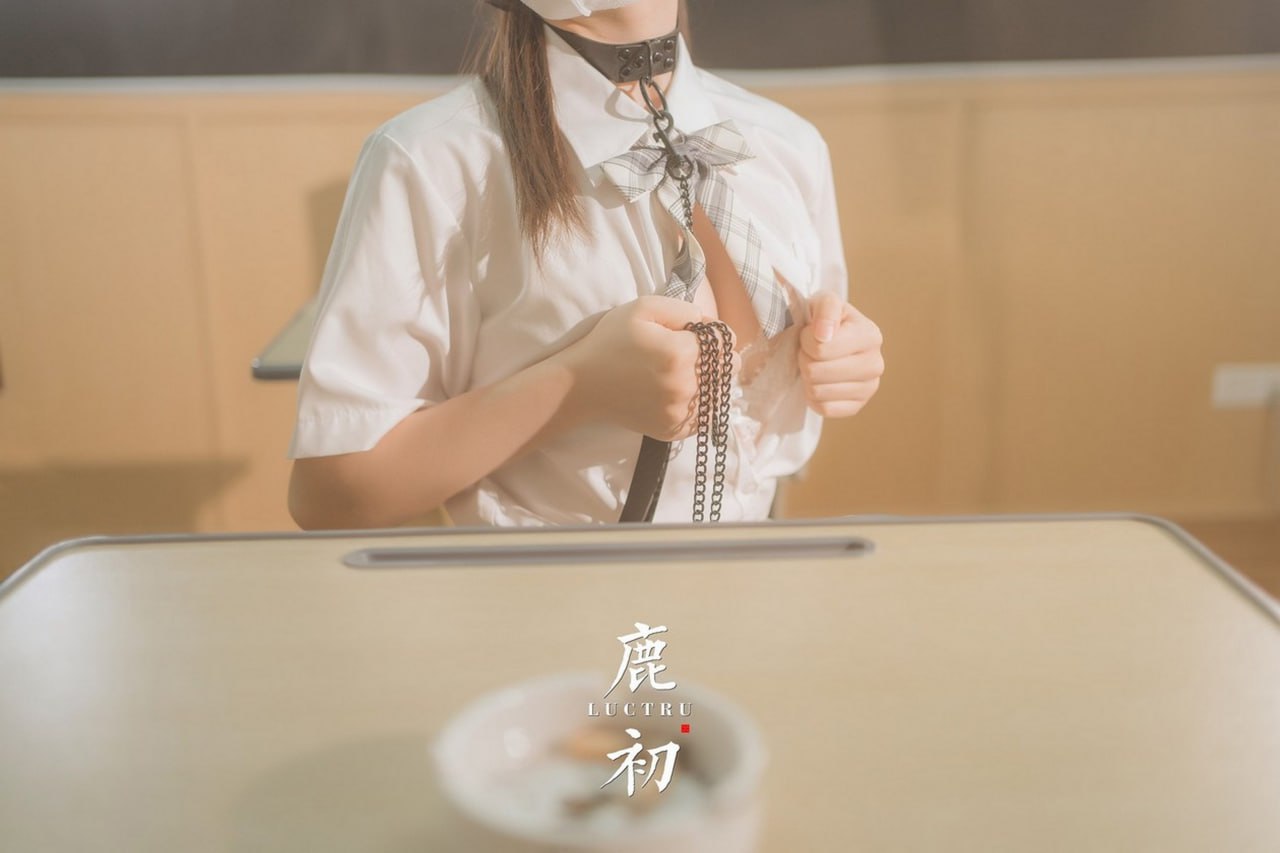 鹿初-教室コスプレ
