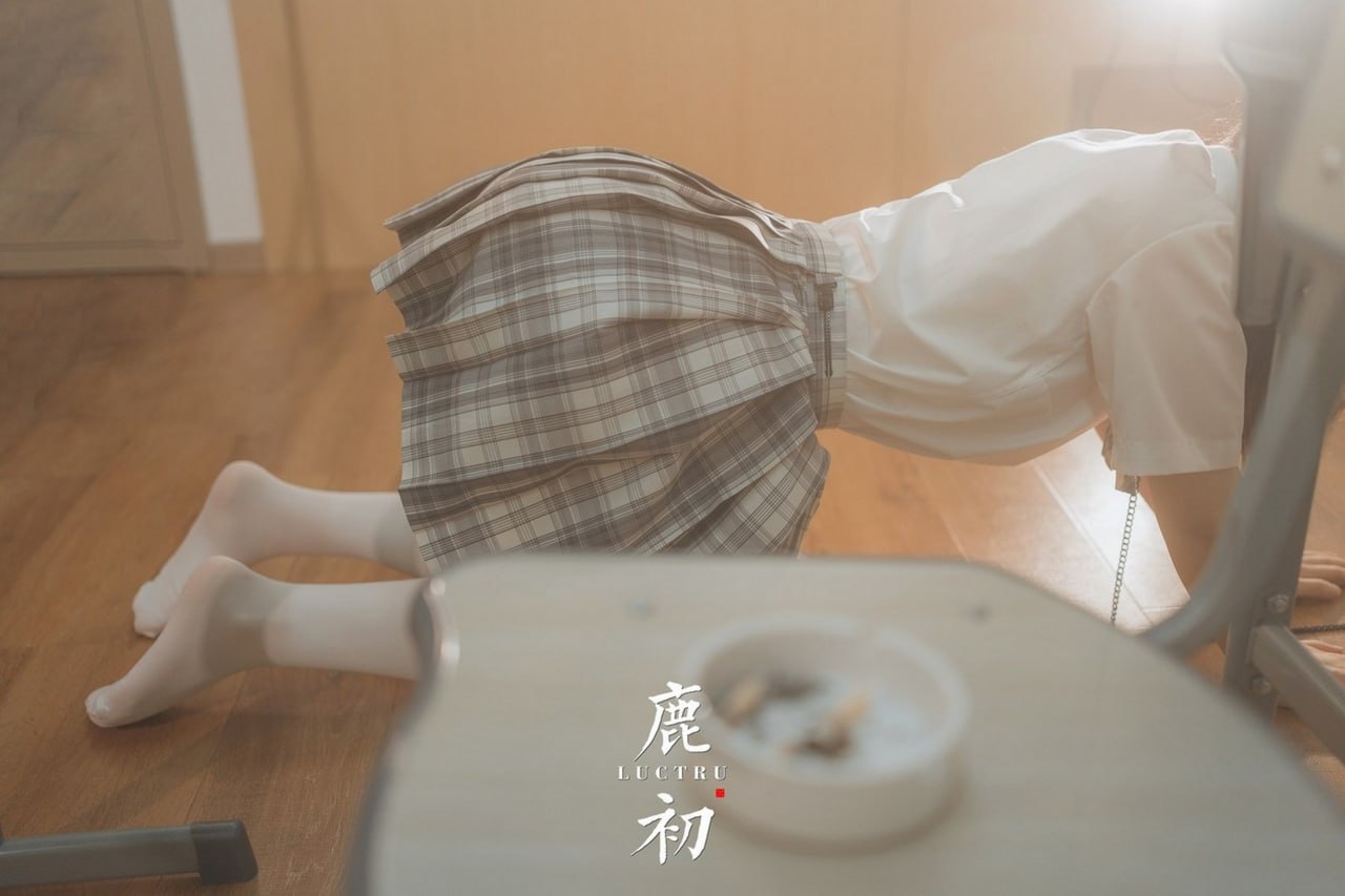 鹿初-教室コスプレ