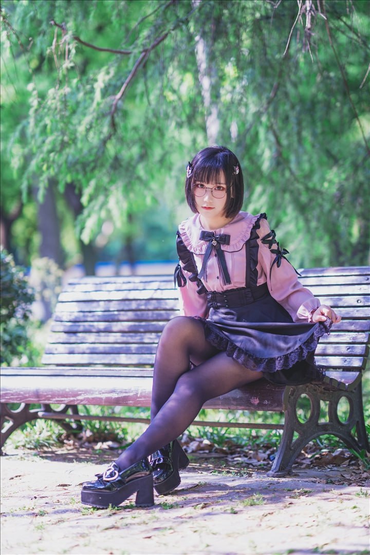魯娜娜尼婭 - 黑絲地雷妹26P