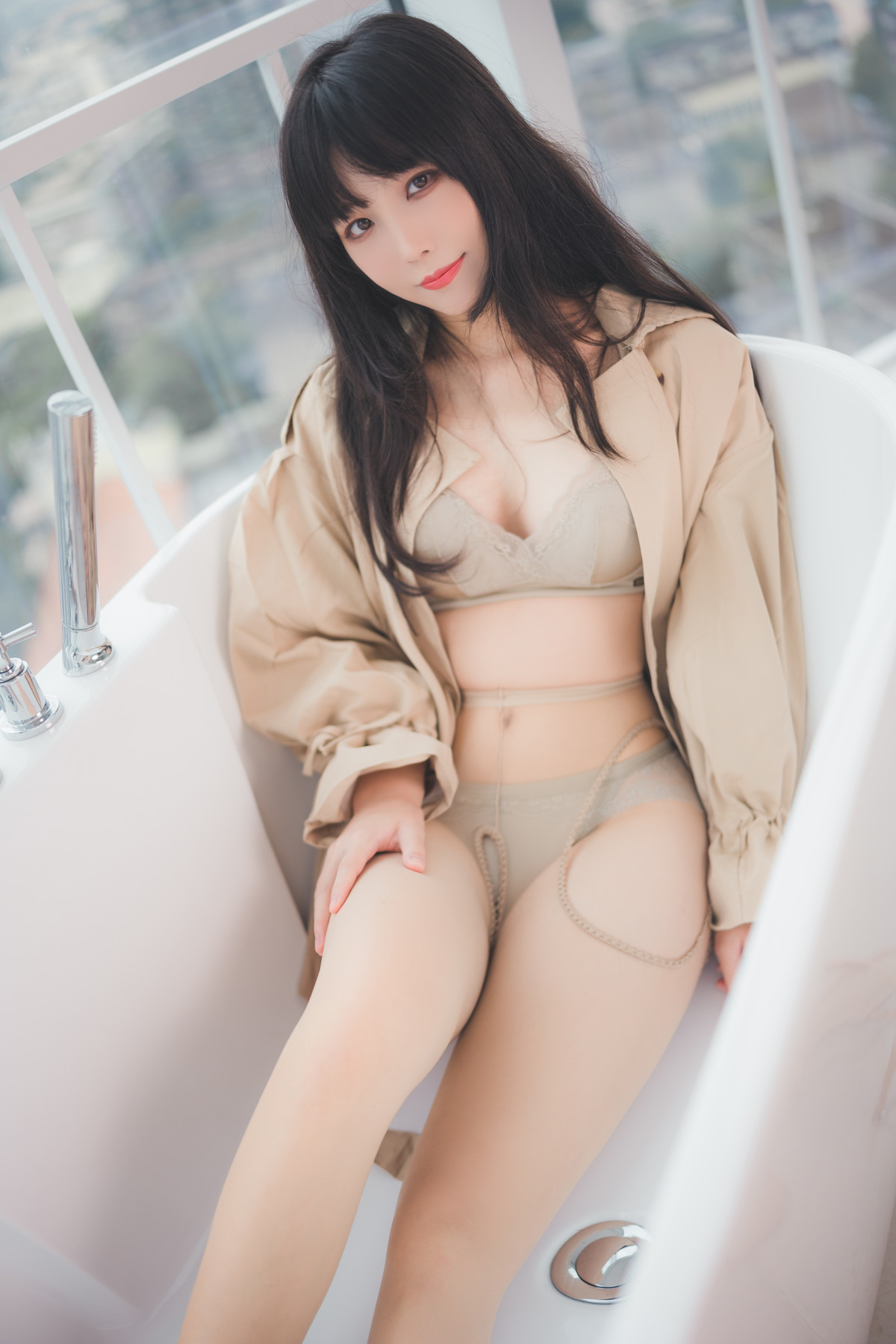 Wang Zhizi - Trench Coat