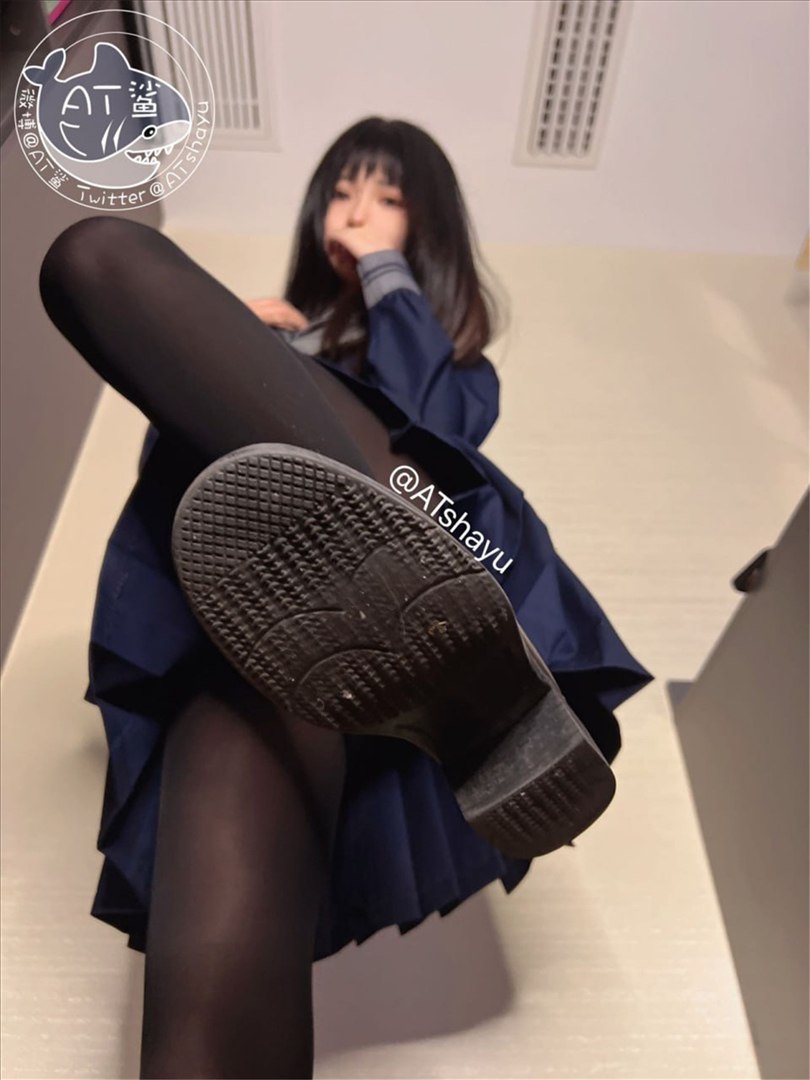 AT鯊- JK制服黑絲43P