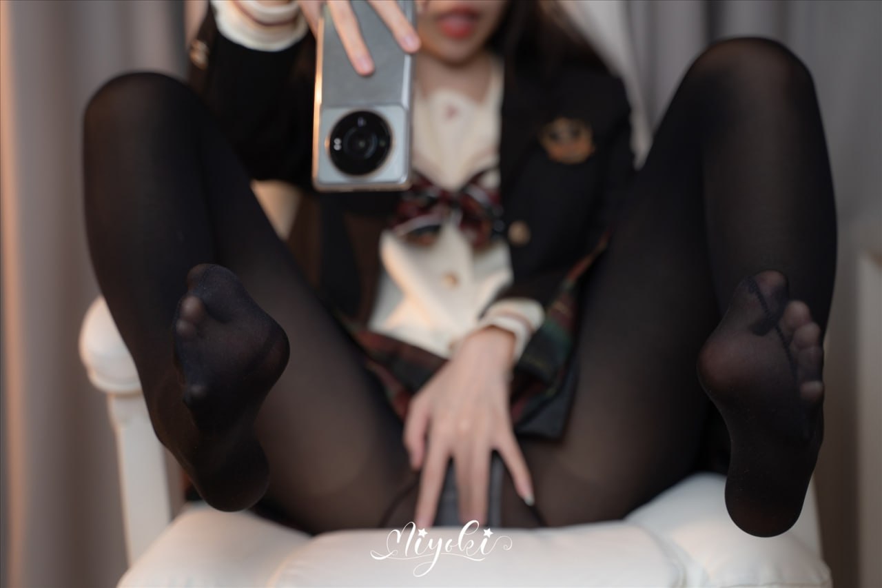Suzuki Misaki Active JK Pantyhose Legs 32P