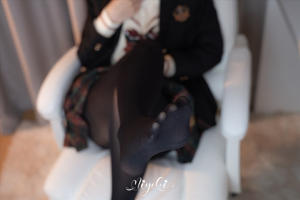 Suzuki Misaki Active JK Pantyhose Legs 32P