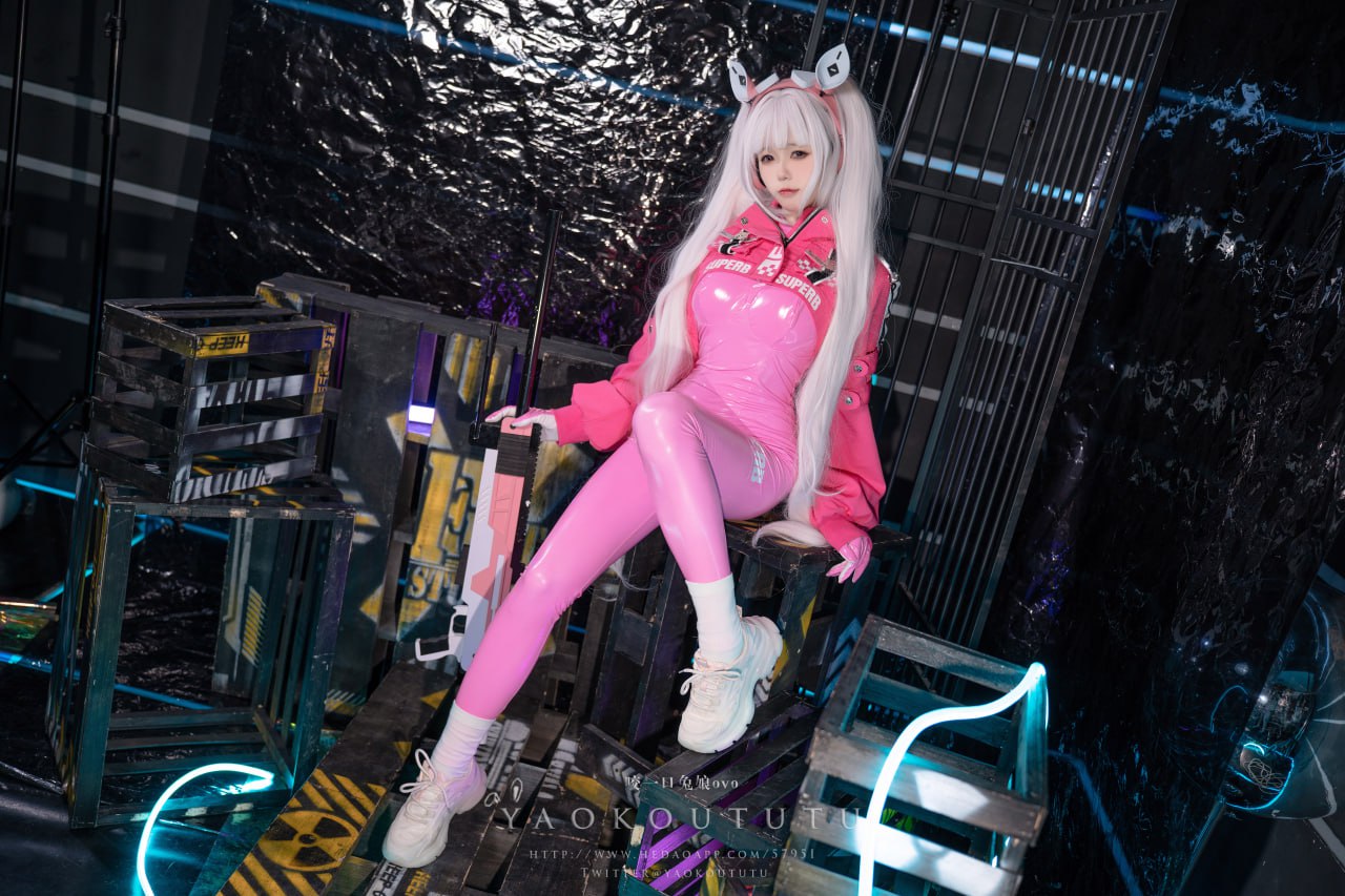 咬一口兔娘 咬人小小兔 - NIKKE 愛麗絲 cosplay