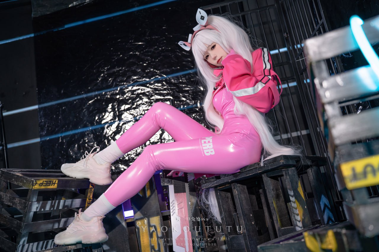 咬一口兔娘 咬人小小兔 - NIKKE 愛麗絲 cosplay
