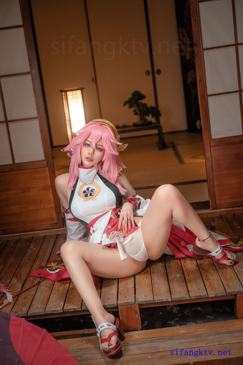 cosplay Cửu Ngôn - Nguyên Thần Yae Miko