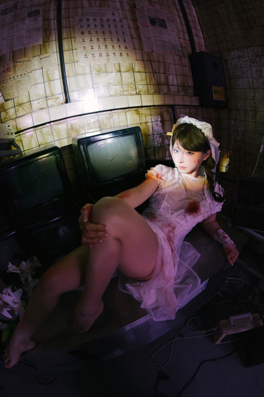 Cosplay Stupid Momo - Ruins Bride