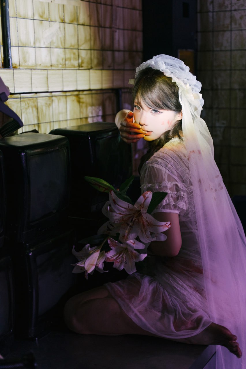 Cosplay Stupid Momo - Ruins Bride