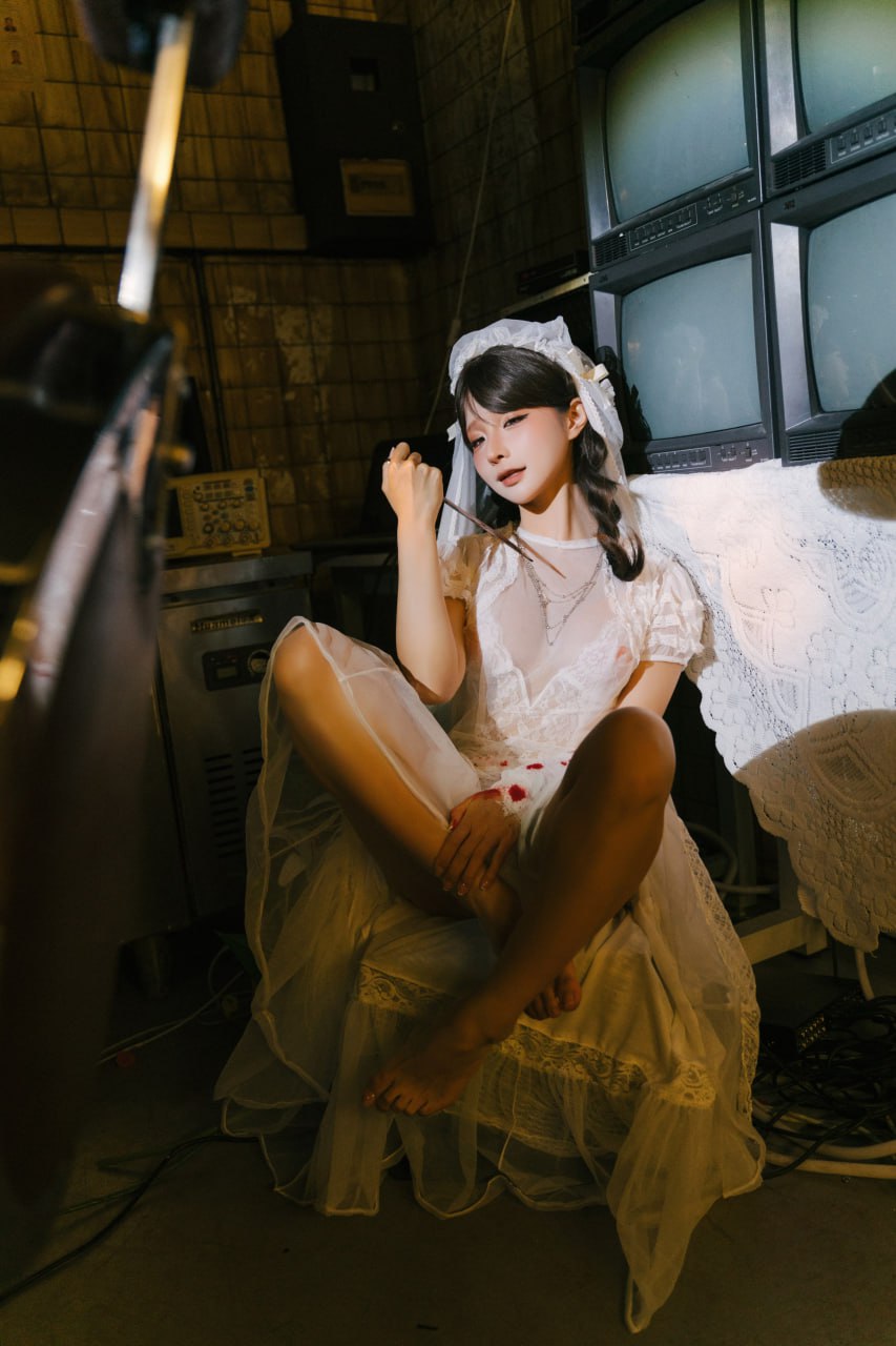 コスプレ シュンモモ - 廃墟の新娘