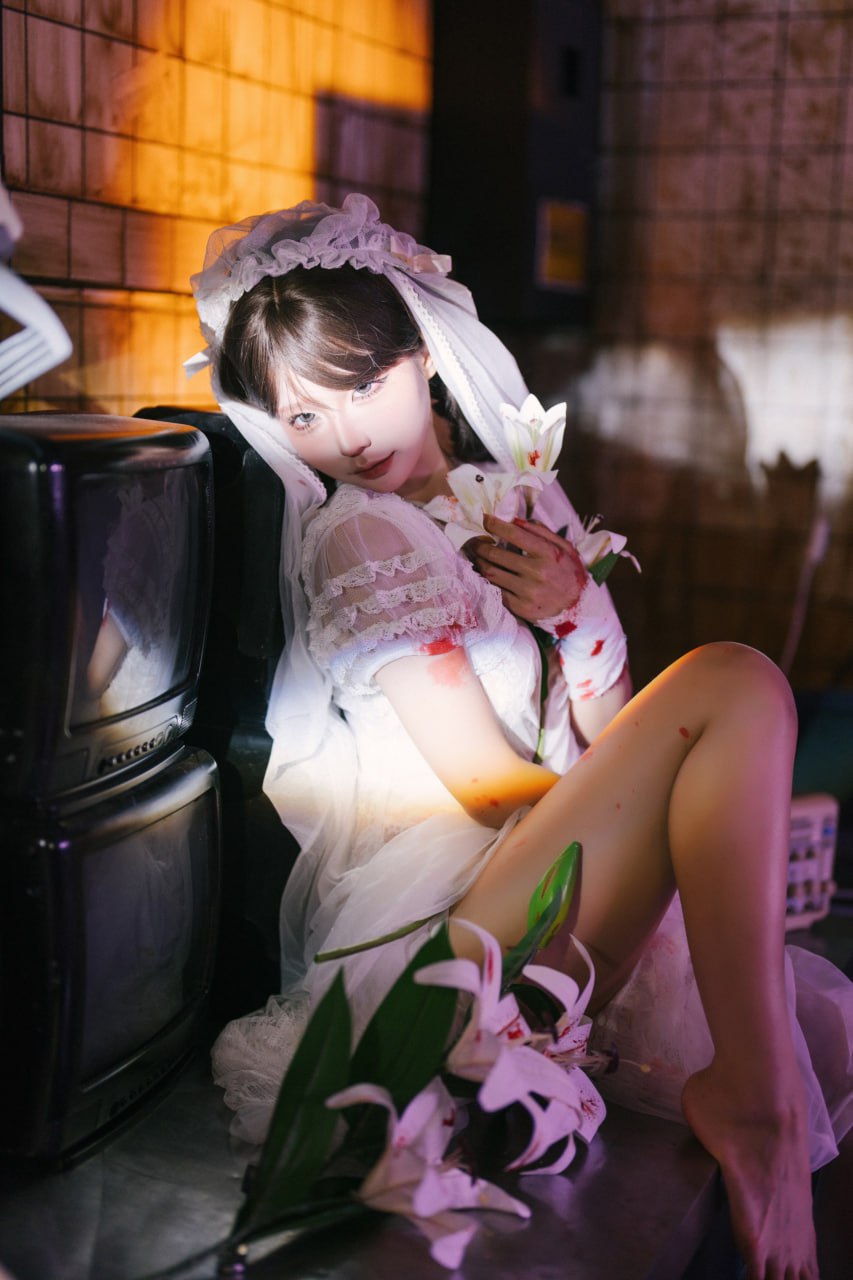 Cosplay Stupid Momo - Ruins Bride