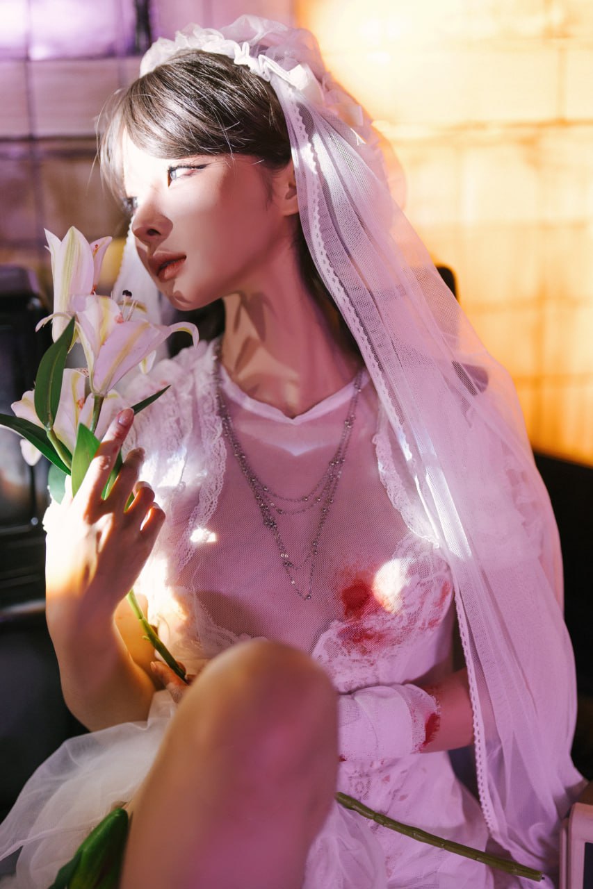 Cosplay Stupid Momo - Ruins Bride